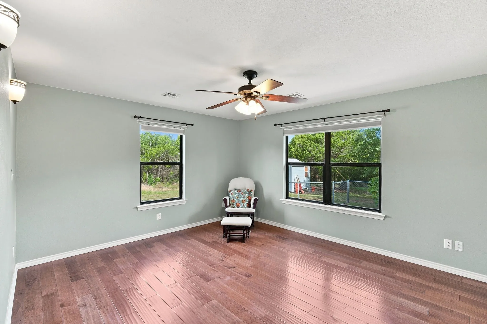 Single Family Residence For Sale in Hill County , 125 Deer Shadow Circle, Whitney, Texas 76692, 3 Bedroom, 2 Bathroom, 2 Garage spaces, 1,368 Sqft, built in 2007, mls#21345583, Real Estate Agent in Whitney, Homes For Sale in Hill county, Homes For Sale in Whitney, Realtor in Whitney Texas, Real Estate Brokerage Independent Realty Texas, Luminita Cordes Realtor