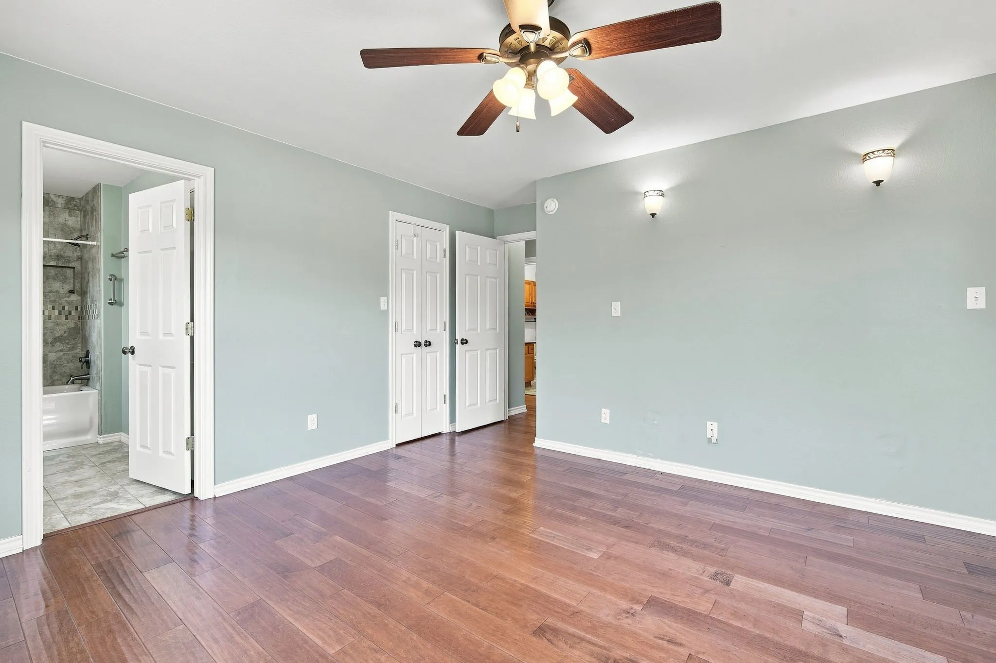 Single Family Residence For Sale in Hill County , 125 Deer Shadow Circle, Whitney, Texas 76692, 3 Bedroom, 2 Bathroom, 2 Garage spaces, 1,368 Sqft, built in 2007, mls#21345583, Real Estate Agent in Whitney, Homes For Sale in Hill county, Homes For Sale in Whitney, Realtor in Whitney Texas, Real Estate Brokerage Independent Realty Texas, Luminita Cordes Realtor