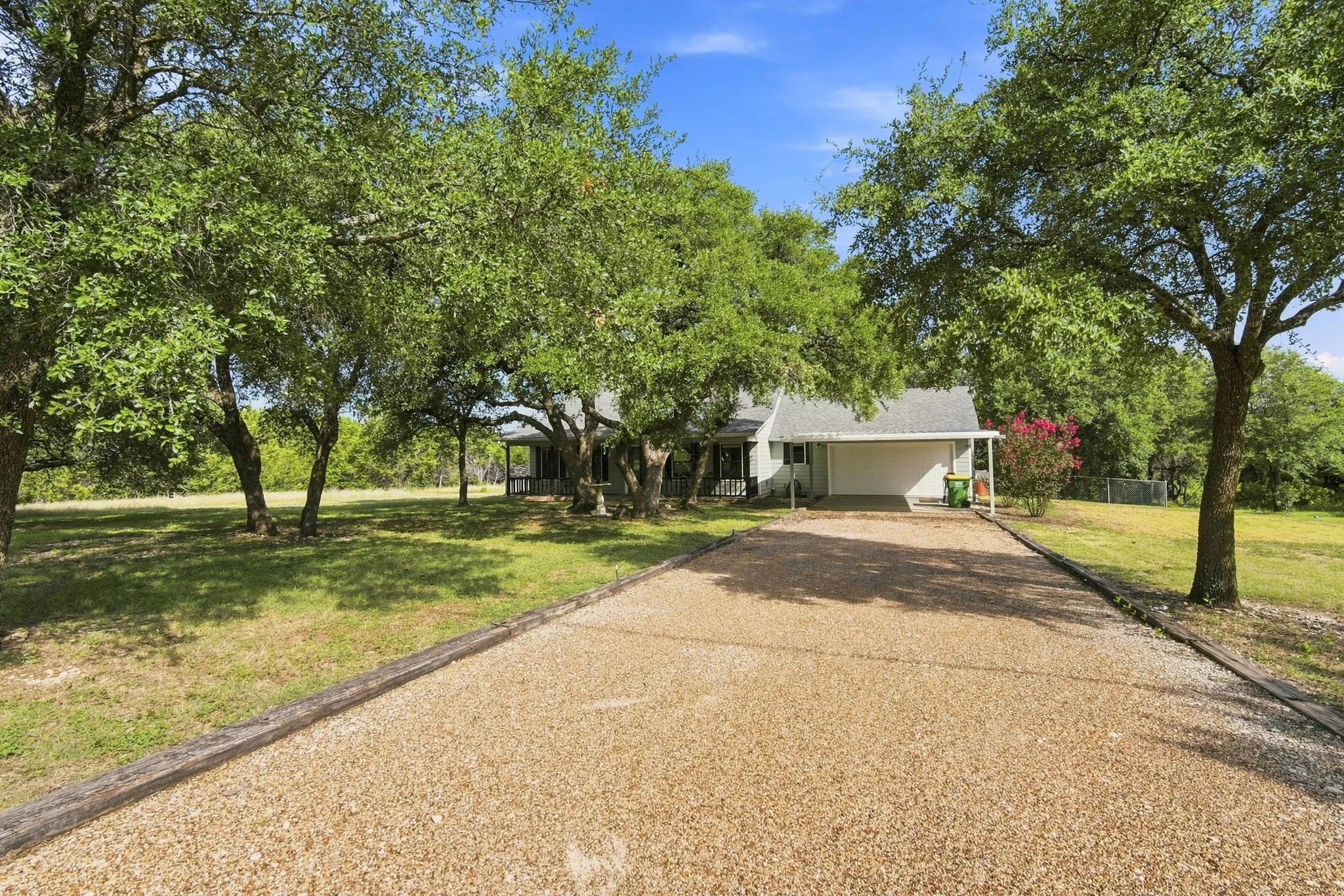 Single Family Residence For Sale in Hill County , 125 Deer Shadow Circle, Whitney, Texas 76692, 3 Bedroom, 2 Bathroom, 2 Garage spaces, 1,368 Sqft, built in 2007, mls#21345583, Real Estate Agent in Whitney, Homes For Sale in Hill county, Homes For Sale in Whitney, Realtor in Whitney Texas, Real Estate Brokerage Independent Realty Texas, Luminita Cordes Realtor