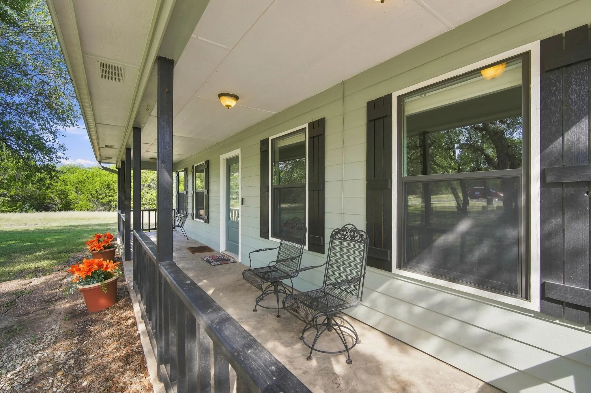 Single Family Residence For Sale in Hill County , 125 Deer Shadow Circle, Whitney, Texas 76692, 3 Bedroom, 2 Bathroom, 2 Garage spaces, 1,368 Sqft, built in 2007, mls#21345583, Real Estate Agent in Whitney, Homes For Sale in Hill county, Homes For Sale in Whitney, Realtor in Whitney Texas, Real Estate Brokerage Independent Realty Texas, Luminita Cordes Realtor