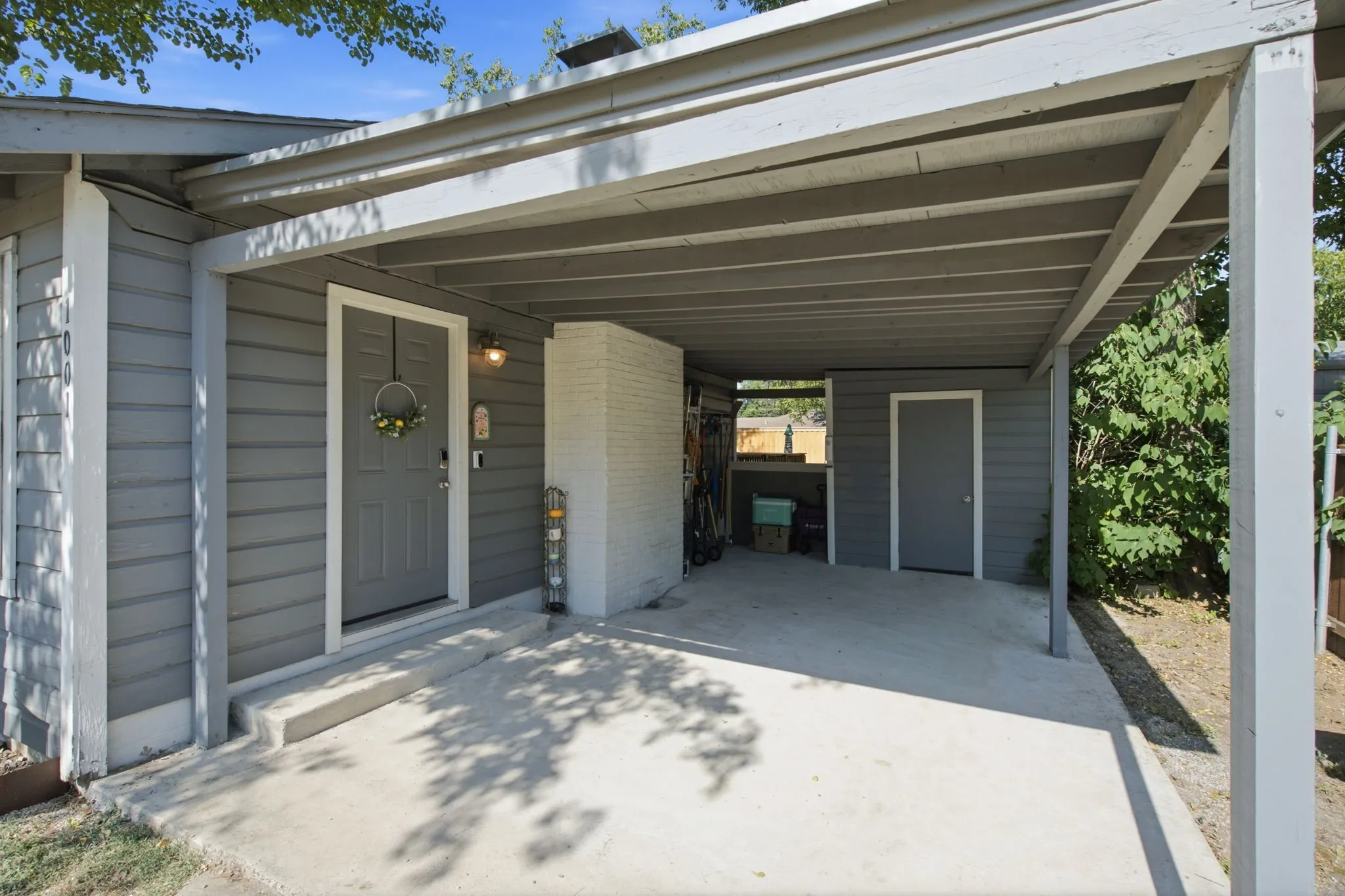 Single Family Residence For Sale in Denton County , 1001 N Carroll Boulevard, Denton, Texas 76201, 3 Bedroom, 1 Bathroom, Garage spaces, 1,144 Sqft, built in 1962, mls#21302568, Real Estate Agent in Denton, Homes For Sale in Denton county, Homes For Sale in Denton, Realtor in Denton Texas, Real Estate Brokerage Independent Realty Texas, Luminita Cordes Realtor