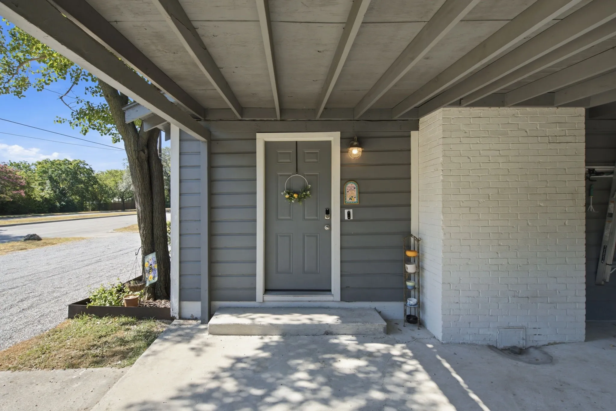 Single Family Residence For Sale in Denton County , 1001 N Carroll Boulevard, Denton, Texas 76201, 3 Bedroom, 1 Bathroom, Garage spaces, 1,144 Sqft, built in 1962, mls#21302568, Real Estate Agent in Denton, Homes For Sale in Denton county, Homes For Sale in Denton, Realtor in Denton Texas, Real Estate Brokerage Independent Realty Texas, Luminita Cordes Realtor