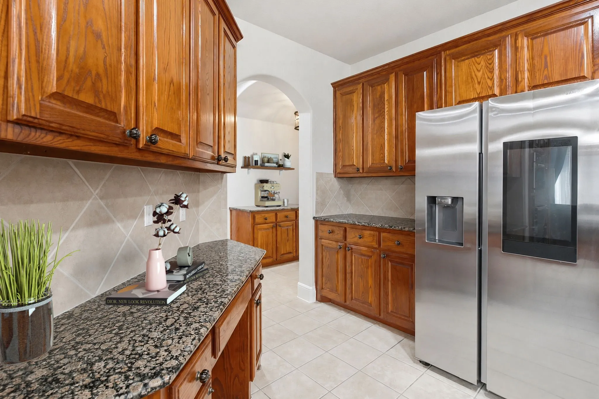 Kitchen With A Few Items That Were Added Virtually.