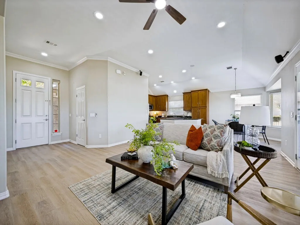 Single Family Residence For Sale in Denton County , 11217 Southerland Drive, Denton, Texas 76207, 2 Bedroom, 2 Bathroom, 2 Garage spaces, 1,586 Sqft, built in 2008, mls#21345061, Real Estate Agent in Denton, Homes For Sale in Denton county, Homes For Sale in Denton, Realtor in Denton Texas, Real Estate Brokerage Independent Realty Texas, Luminita Cordes Realtor