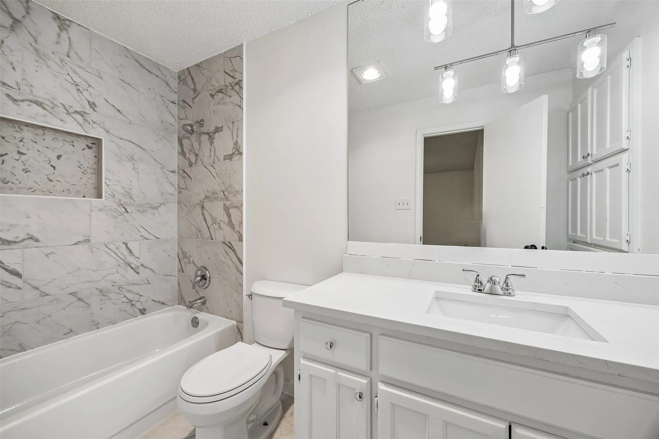 Single Family Residence For Sale in Tarrant County , 2614 Charolais Way, Arlington, Texas 76017, 3 Bedroom, 2 Bathroom, 2 Garage spaces, 1,852 Sqft, built in 1978, mls#21344589, Real Estate Agent in Arlington, Homes For Sale in Tarrant county, Homes For Sale in Arlington, Realtor in Arlington Texas, Real Estate Brokerage Independent Realty Texas, Luminita Cordes Realtor