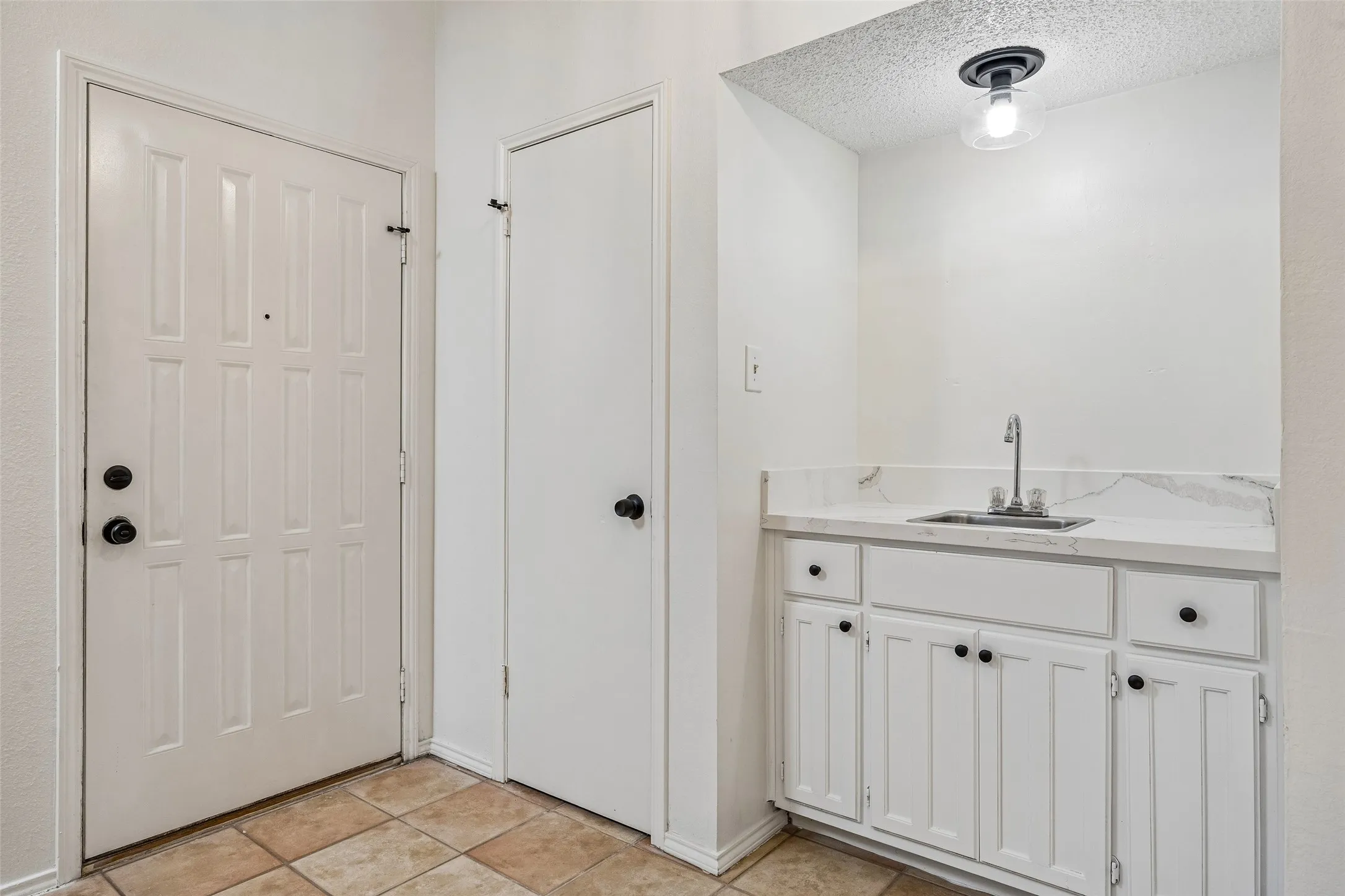 Single Family Residence For Sale in Tarrant County , 2614 Charolais Way, Arlington, Texas 76017, 3 Bedroom, 2 Bathroom, 2 Garage spaces, 1,852 Sqft, built in 1978, mls#21344589, Real Estate Agent in Arlington, Homes For Sale in Tarrant county, Homes For Sale in Arlington, Realtor in Arlington Texas, Real Estate Brokerage Independent Realty Texas, Luminita Cordes Realtor