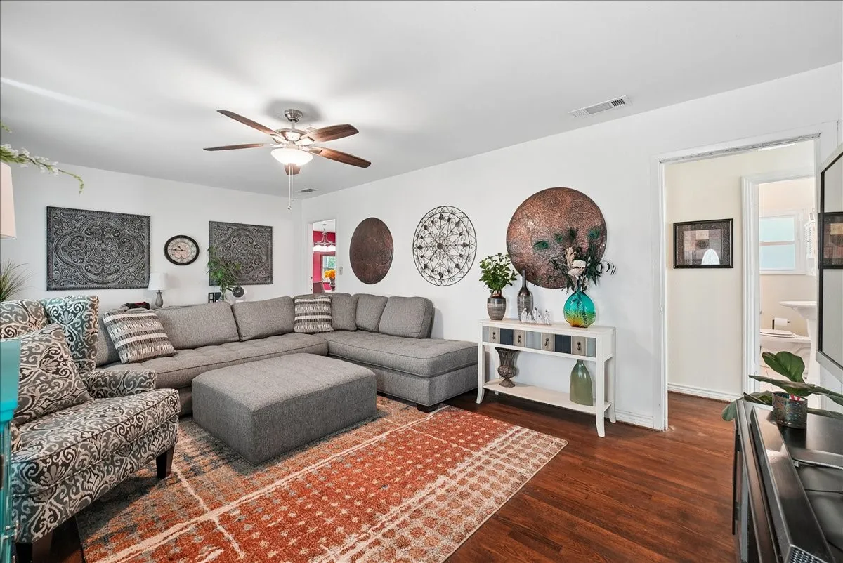 Single Family Residence For Sale in Tarrant County , 6667 Jannie Street, North Richland Hills, Texas 76180, 2 Bedroom, 1 Bathroom, 1 Garage spaces, 1,060 Sqft, built in 1953, mls#21343379, Real Estate Agent in North Richland Hills, Homes For Sale in Tarrant county, Homes For Sale in North Richland Hills, Realtor in North Richland Hills Texas, Real Estate Brokerage Independent Realty Texas, Luminita Cordes Realtor