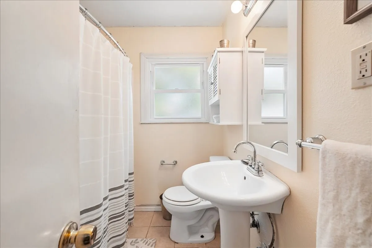 Single Family Residence For Sale in Tarrant County , 6667 Jannie Street, North Richland Hills, Texas 76180, 2 Bedroom, 1 Bathroom, 1 Garage spaces, 1,060 Sqft, built in 1953, mls#21343379, Real Estate Agent in North Richland Hills, Homes For Sale in Tarrant county, Homes For Sale in North Richland Hills, Realtor in North Richland Hills Texas, Real Estate Brokerage Independent Realty Texas, Luminita Cordes Realtor