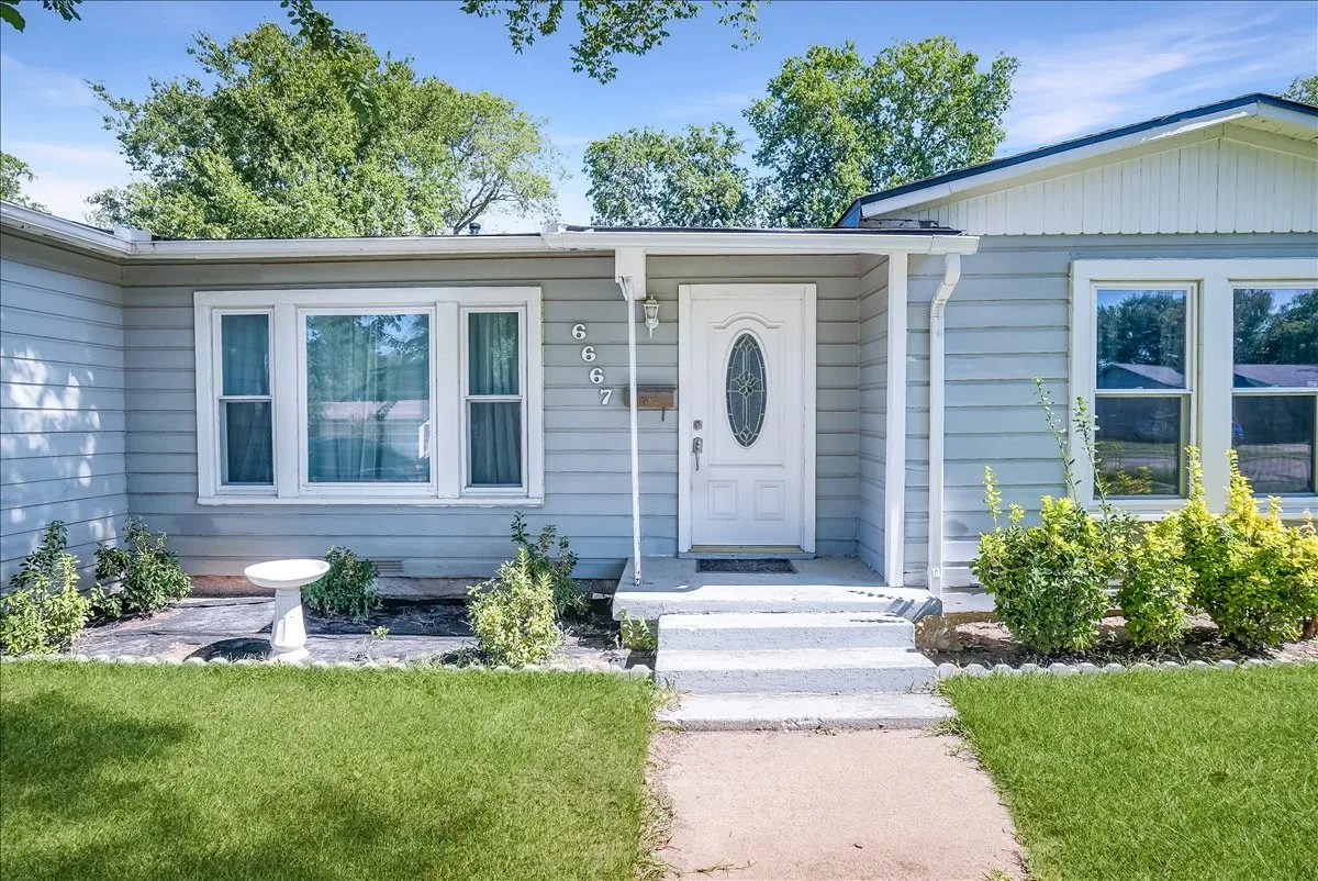Single Family Residence For Sale in Tarrant County , 6667 Jannie Street, North Richland Hills, Texas 76180, 2 Bedroom, 1 Bathroom, 1 Garage spaces, 1,060 Sqft, built in 1953, mls#21343379, Real Estate Agent in North Richland Hills, Homes For Sale in Tarrant county, Homes For Sale in North Richland Hills, Realtor in North Richland Hills Texas, Real Estate Brokerage Independent Realty Texas, Luminita Cordes Realtor