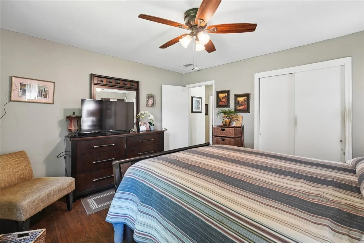 Single Family Residence For Sale in Tarrant County , 6667 Jannie Street, North Richland Hills, Texas 76180, 2 Bedroom, 1 Bathroom, 1 Garage spaces, 1,060 Sqft, built in 1953, mls#21343379, Real Estate Agent in North Richland Hills, Homes For Sale in Tarrant county, Homes For Sale in North Richland Hills, Realtor in North Richland Hills Texas, Real Estate Brokerage Independent Realty Texas, Luminita Cordes Realtor