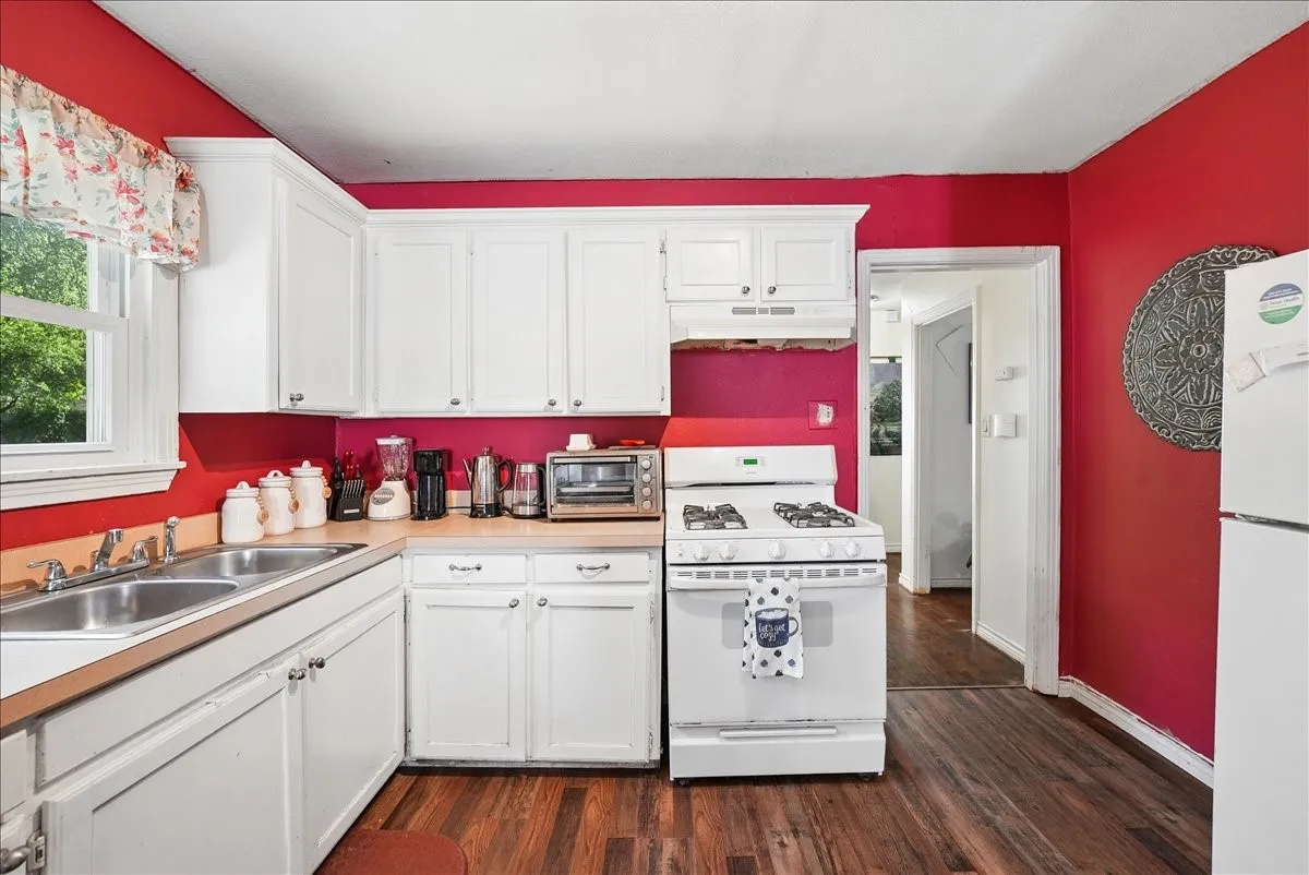 Single Family Residence For Sale in Tarrant County , 6667 Jannie Street, North Richland Hills, Texas 76180, 2 Bedroom, 1 Bathroom, 1 Garage spaces, 1,060 Sqft, built in 1953, mls#21343379, Real Estate Agent in North Richland Hills, Homes For Sale in Tarrant county, Homes For Sale in North Richland Hills, Realtor in North Richland Hills Texas, Real Estate Brokerage Independent Realty Texas, Luminita Cordes Realtor