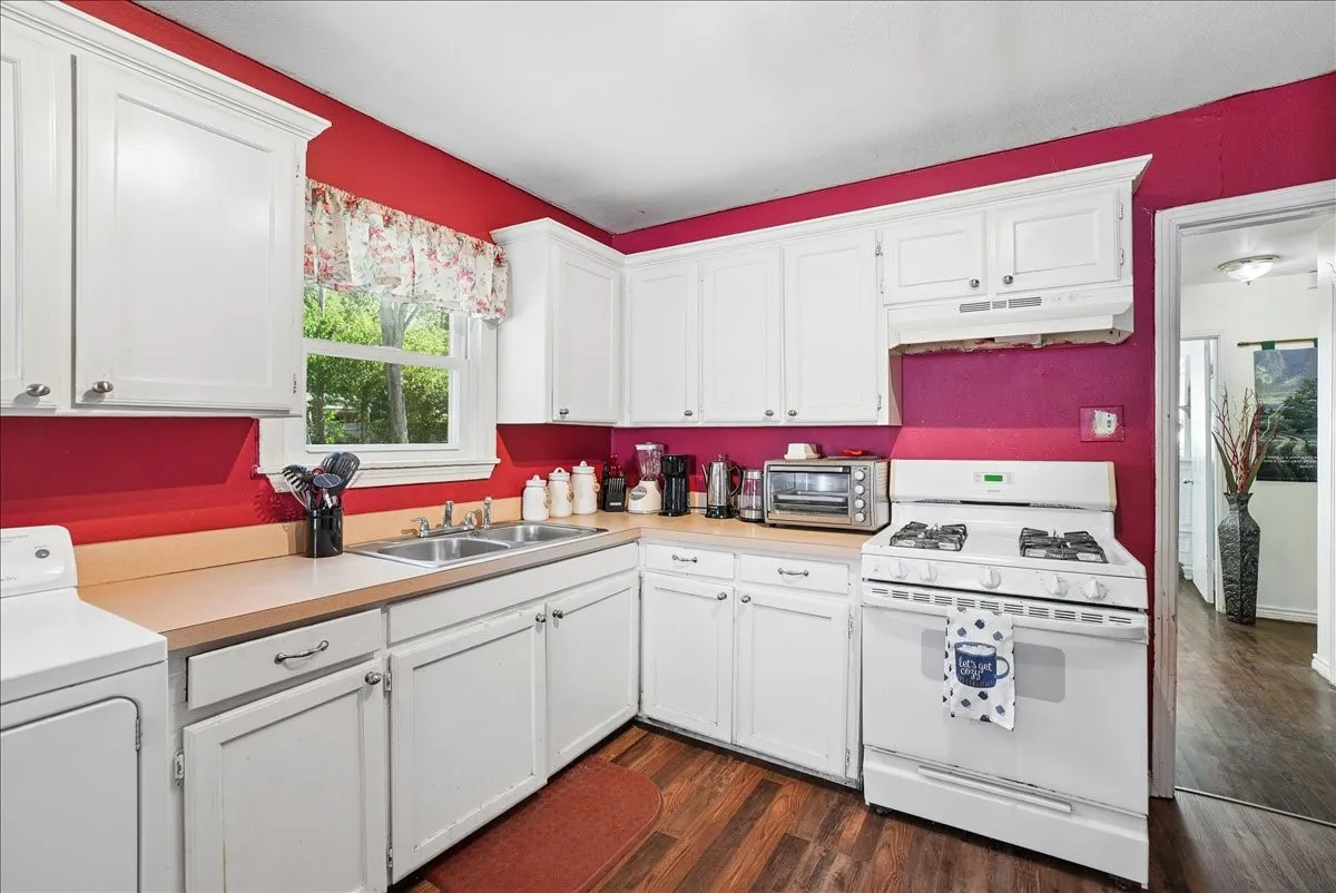 Single Family Residence For Sale in Tarrant County , 6667 Jannie Street, North Richland Hills, Texas 76180, 2 Bedroom, 1 Bathroom, 1 Garage spaces, 1,060 Sqft, built in 1953, mls#21343379, Real Estate Agent in North Richland Hills, Homes For Sale in Tarrant county, Homes For Sale in North Richland Hills, Realtor in North Richland Hills Texas, Real Estate Brokerage Independent Realty Texas, Luminita Cordes Realtor