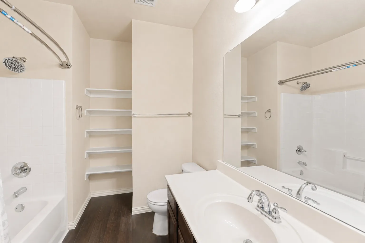 Single Family Residence For Sale in Tarrant County , 7420 Rose Crest Boulevard, Forest Hill, Texas 76140, 4 Bedroom, 2 Bathroom, 2 Garage spaces, 2,194 Sqft, built in 2015, mls#21332236, Real Estate Agent in Forest Hill, Homes For Sale in Tarrant county, Homes For Sale in Forest Hill, Realtor in Forest Hill Texas, Real Estate Brokerage Independent Realty Texas, Luminita Cordes Realtor