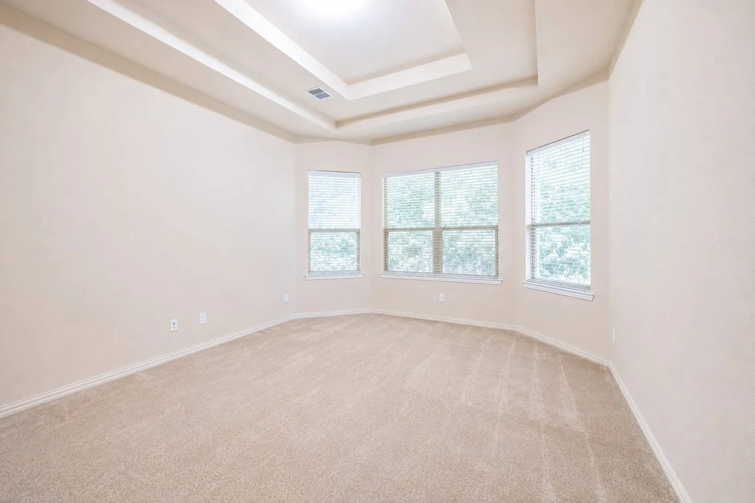 Single Family Residence For Sale in Tarrant County , 7420 Rose Crest Boulevard, Forest Hill, Texas 76140, 4 Bedroom, 2 Bathroom, 2 Garage spaces, 2,194 Sqft, built in 2015, mls#21332236, Real Estate Agent in Forest Hill, Homes For Sale in Tarrant county, Homes For Sale in Forest Hill, Realtor in Forest Hill Texas, Real Estate Brokerage Independent Realty Texas, Luminita Cordes Realtor