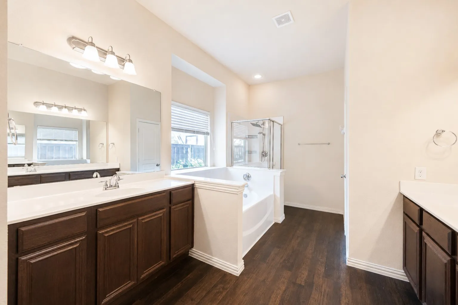 Single Family Residence For Sale in Tarrant County , 7420 Rose Crest Boulevard, Forest Hill, Texas 76140, 4 Bedroom, 2 Bathroom, 2 Garage spaces, 2,194 Sqft, built in 2015, mls#21332236, Real Estate Agent in Forest Hill, Homes For Sale in Tarrant county, Homes For Sale in Forest Hill, Realtor in Forest Hill Texas, Real Estate Brokerage Independent Realty Texas, Luminita Cordes Realtor