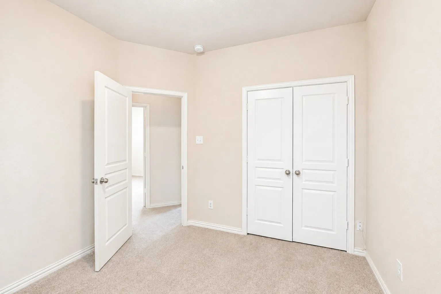 Single Family Residence For Sale in Tarrant County , 7420 Rose Crest Boulevard, Forest Hill, Texas 76140, 4 Bedroom, 2 Bathroom, 2 Garage spaces, 2,194 Sqft, built in 2015, mls#21332236, Real Estate Agent in Forest Hill, Homes For Sale in Tarrant county, Homes For Sale in Forest Hill, Realtor in Forest Hill Texas, Real Estate Brokerage Independent Realty Texas, Luminita Cordes Realtor