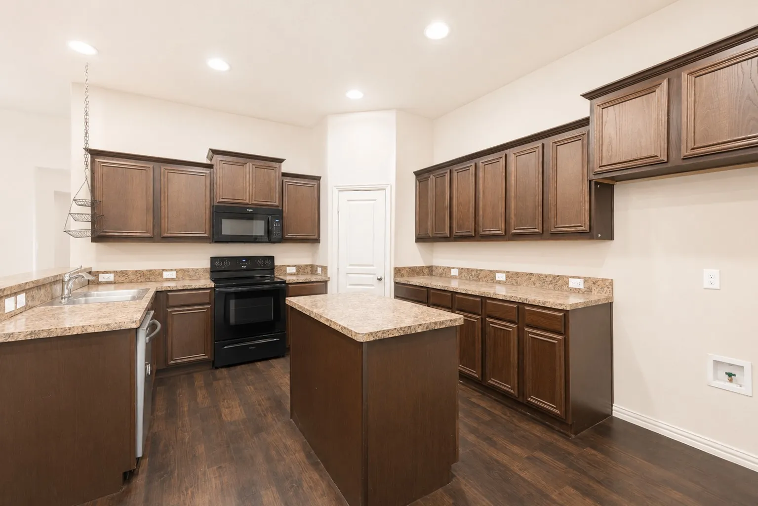 Single Family Residence For Sale in Tarrant County , 7420 Rose Crest Boulevard, Forest Hill, Texas 76140, 4 Bedroom, 2 Bathroom, 2 Garage spaces, 2,194 Sqft, built in 2015, mls#21332236, Real Estate Agent in Forest Hill, Homes For Sale in Tarrant county, Homes For Sale in Forest Hill, Realtor in Forest Hill Texas, Real Estate Brokerage Independent Realty Texas, Luminita Cordes Realtor