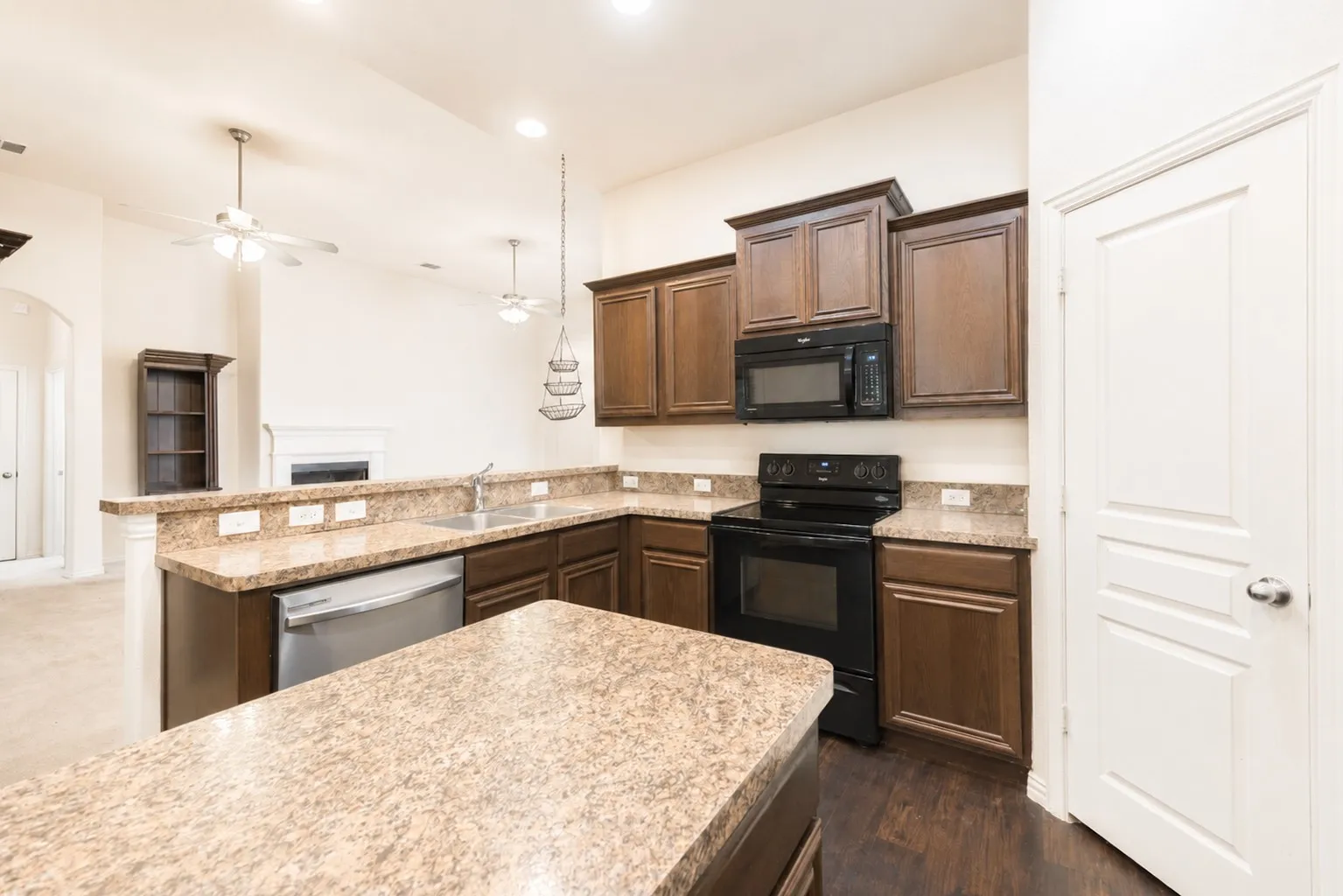 Single Family Residence For Sale in Tarrant County , 7420 Rose Crest Boulevard, Forest Hill, Texas 76140, 4 Bedroom, 2 Bathroom, 2 Garage spaces, 2,194 Sqft, built in 2015, mls#21332236, Real Estate Agent in Forest Hill, Homes For Sale in Tarrant county, Homes For Sale in Forest Hill, Realtor in Forest Hill Texas, Real Estate Brokerage Independent Realty Texas, Luminita Cordes Realtor