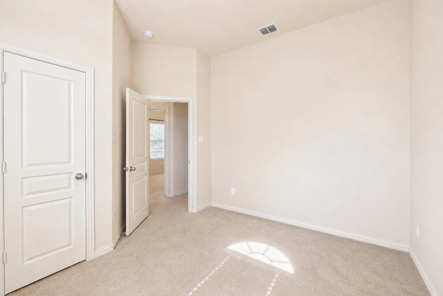 Single Family Residence For Sale in Tarrant County , 7420 Rose Crest Boulevard, Forest Hill, Texas 76140, 4 Bedroom, 2 Bathroom, 2 Garage spaces, 2,194 Sqft, built in 2015, mls#21332236, Real Estate Agent in Forest Hill, Homes For Sale in Tarrant county, Homes For Sale in Forest Hill, Realtor in Forest Hill Texas, Real Estate Brokerage Independent Realty Texas, Luminita Cordes Realtor