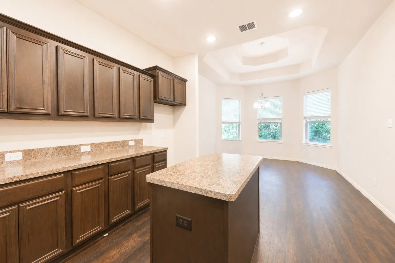 Single Family Residence For Sale in Tarrant County , 7420 Rose Crest Boulevard, Forest Hill, Texas 76140, 4 Bedroom, 2 Bathroom, 2 Garage spaces, 2,194 Sqft, built in 2015, mls#21332236, Real Estate Agent in Forest Hill, Homes For Sale in Tarrant county, Homes For Sale in Forest Hill, Realtor in Forest Hill Texas, Real Estate Brokerage Independent Realty Texas, Luminita Cordes Realtor