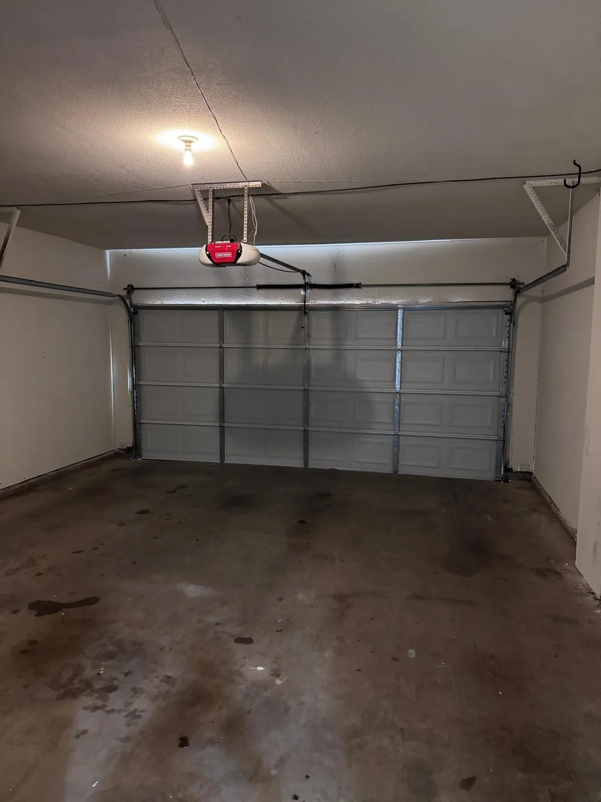 Single Family Residence For Rent in Dallas County , 9702 Windy Hollow Drive, Irving, Texas 75063, 4 Bedroom, 5 Bathroom, 2 Garage spaces, 2,986 Sqft, built in 1996, mls#21345715, Real Estate Agent in Irving, Homes For Rent in Dallas county, Homes For Rent in Irving, Realtor in Irving Texas, Real Estate Brokerage Independent Realty Texas, Luminita Cordes Realtor