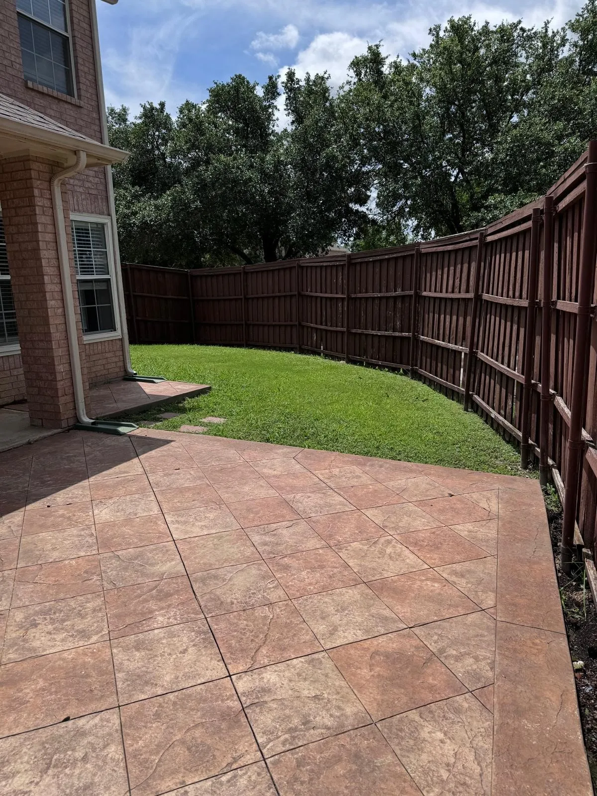 Single Family Residence For Rent in Dallas County , 9702 Windy Hollow Drive, Irving, Texas 75063, 4 Bedroom, 5 Bathroom, 2 Garage spaces, 2,986 Sqft, built in 1996, mls#21345715, Real Estate Agent in Irving, Homes For Rent in Dallas county, Homes For Rent in Irving, Realtor in Irving Texas, Real Estate Brokerage Independent Realty Texas, Luminita Cordes Realtor