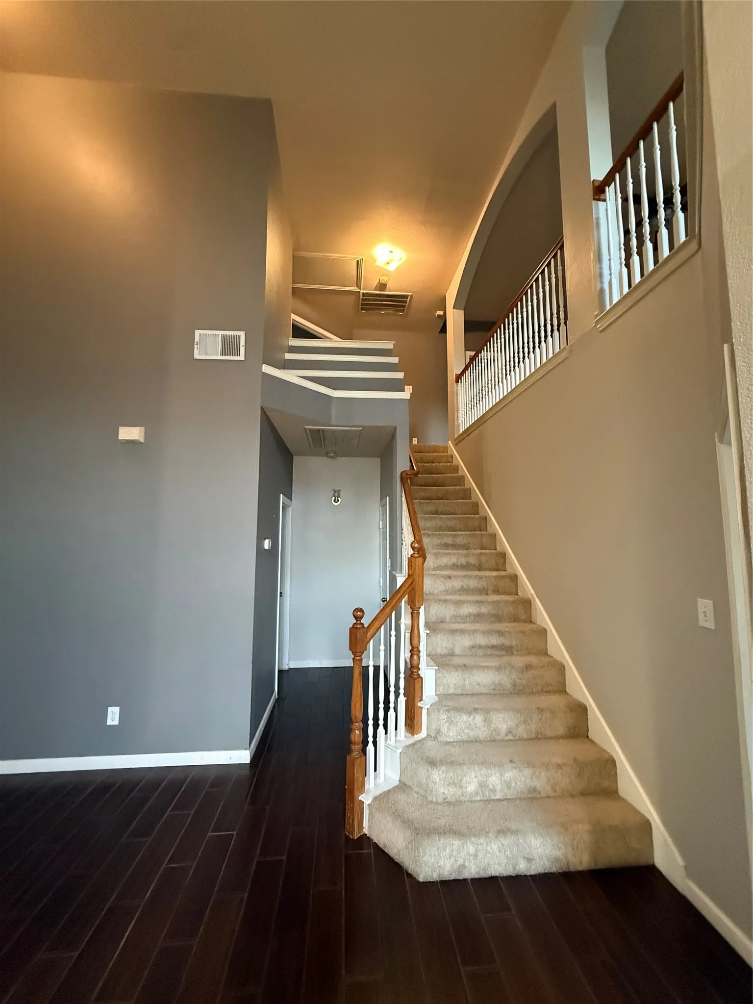 Single Family Residence For Rent in Dallas County , 9702 Windy Hollow Drive, Irving, Texas 75063, 4 Bedroom, 5 Bathroom, 2 Garage spaces, 2,986 Sqft, built in 1996, mls#21345715, Real Estate Agent in Irving, Homes For Rent in Dallas county, Homes For Rent in Irving, Realtor in Irving Texas, Real Estate Brokerage Independent Realty Texas, Luminita Cordes Realtor