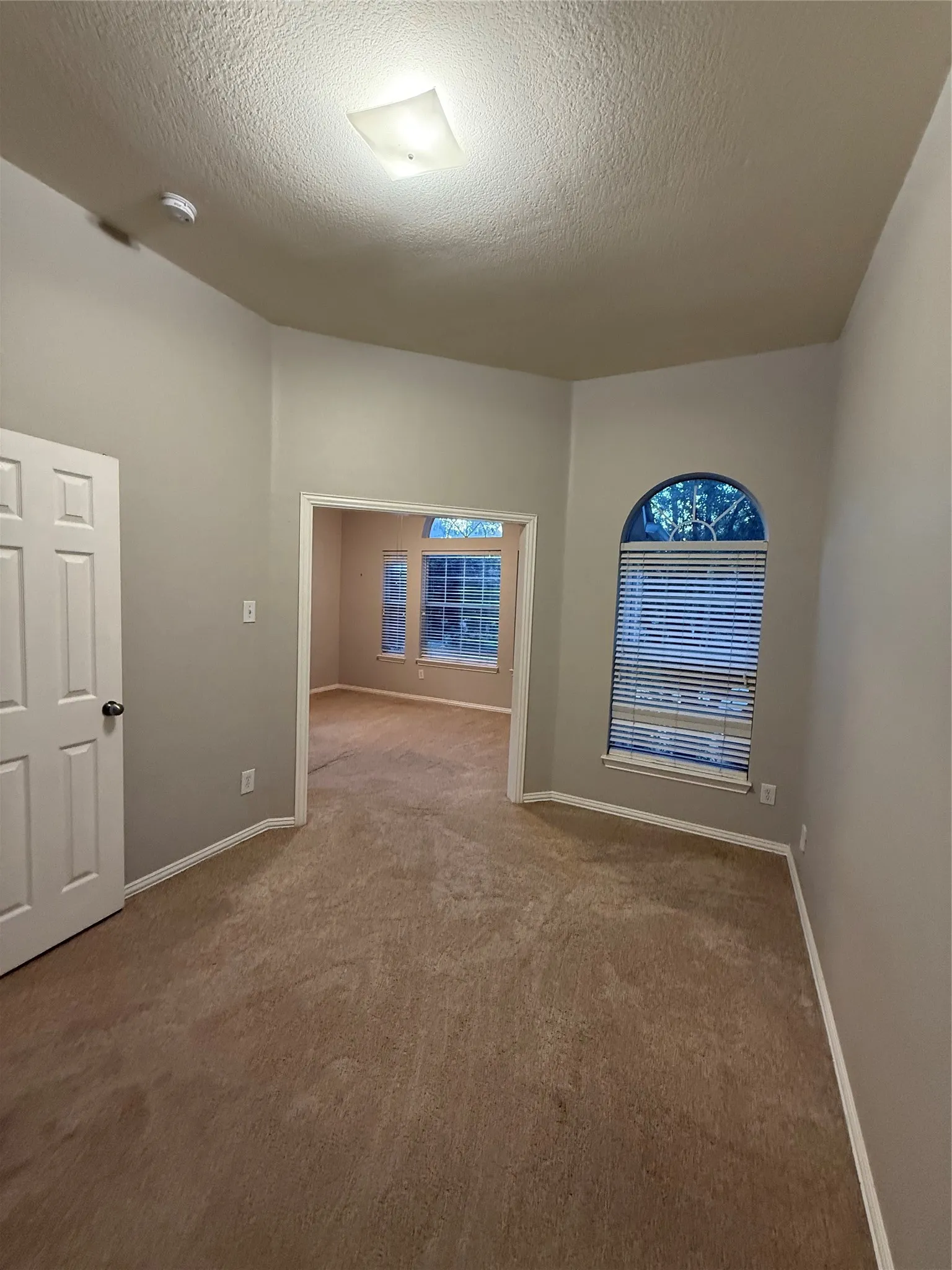 Single Family Residence For Rent in Dallas County , 9702 Windy Hollow Drive, Irving, Texas 75063, 4 Bedroom, 5 Bathroom, 2 Garage spaces, 2,986 Sqft, built in 1996, mls#21345715, Real Estate Agent in Irving, Homes For Rent in Dallas county, Homes For Rent in Irving, Realtor in Irving Texas, Real Estate Brokerage Independent Realty Texas, Luminita Cordes Realtor