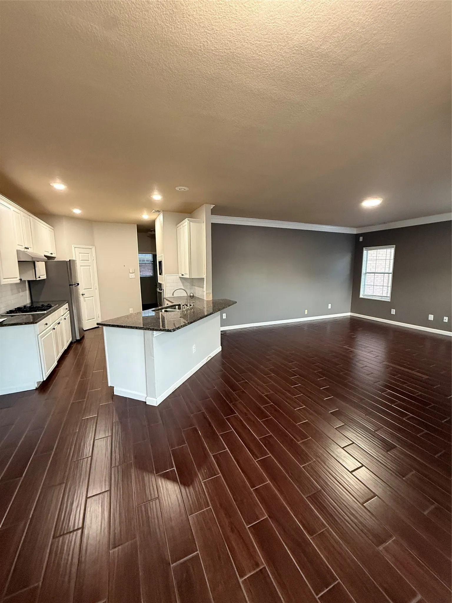 Single Family Residence For Rent in Dallas County , 9702 Windy Hollow Drive, Irving, Texas 75063, 4 Bedroom, 5 Bathroom, 2 Garage spaces, 2,986 Sqft, built in 1996, mls#21345715, Real Estate Agent in Irving, Homes For Rent in Dallas county, Homes For Rent in Irving, Realtor in Irving Texas, Real Estate Brokerage Independent Realty Texas, Luminita Cordes Realtor