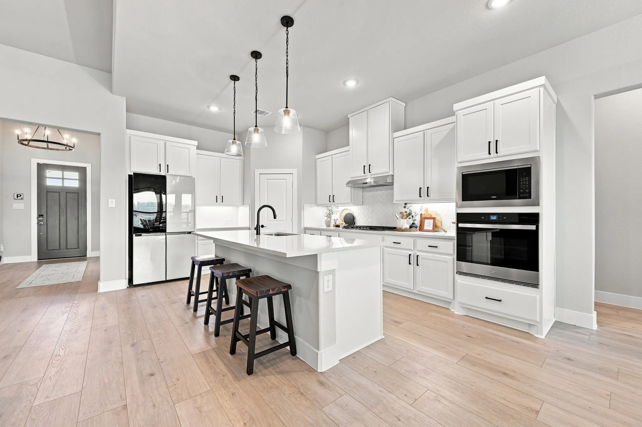 Wow! This kitchen is made for entertaining!