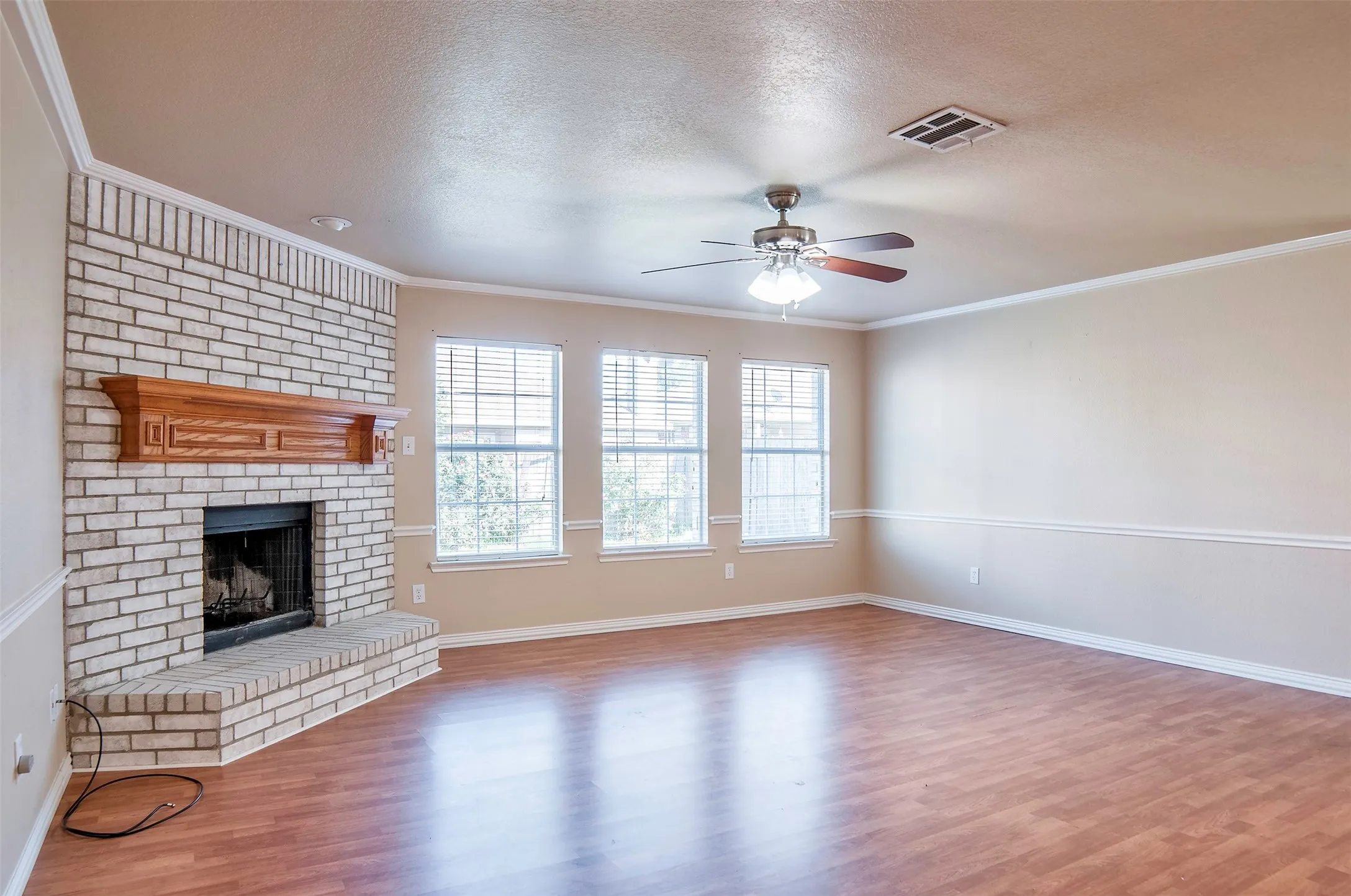 Single Family Residence For Rent in Kaufman County , 2056 Old Glory Lane, Heartland, Texas 75126, 3 Bedroom, 2 Bathroom, 2 Garage spaces, 1,770 Sqft, built in 2006, Price $1,925, mls#21345730, Real Estate Agent in Heartland, Homes For Rent in Kaufman county, Homes For Rent in Heartland, Realtor in Heartland Texas, Real Estate Brokerage Independent Realty Texas, Luminita Cordes Realtor