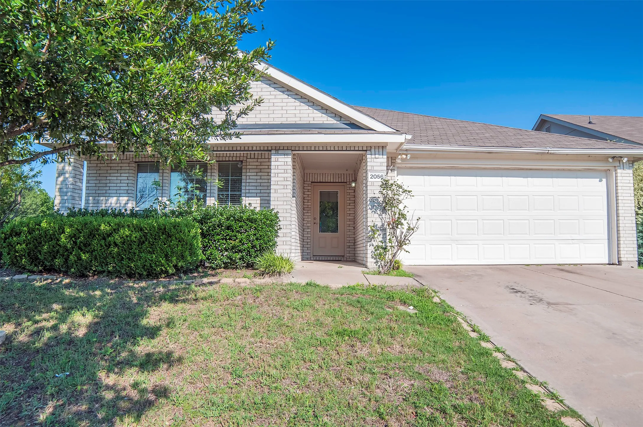 Single Family Residence For Rent in Kaufman County , 2056 Old Glory Lane, Heartland, Texas 75126, 3 Bedroom, 2 Bathroom, 2 Garage spaces, 1,770 Sqft, built in 2006, Price $1,925, mls#21345730, Real Estate Agent in Heartland, Homes For Rent in Kaufman county, Homes For Rent in Heartland, Realtor in Heartland Texas, Real Estate Brokerage Independent Realty Texas, Luminita Cordes Realtor