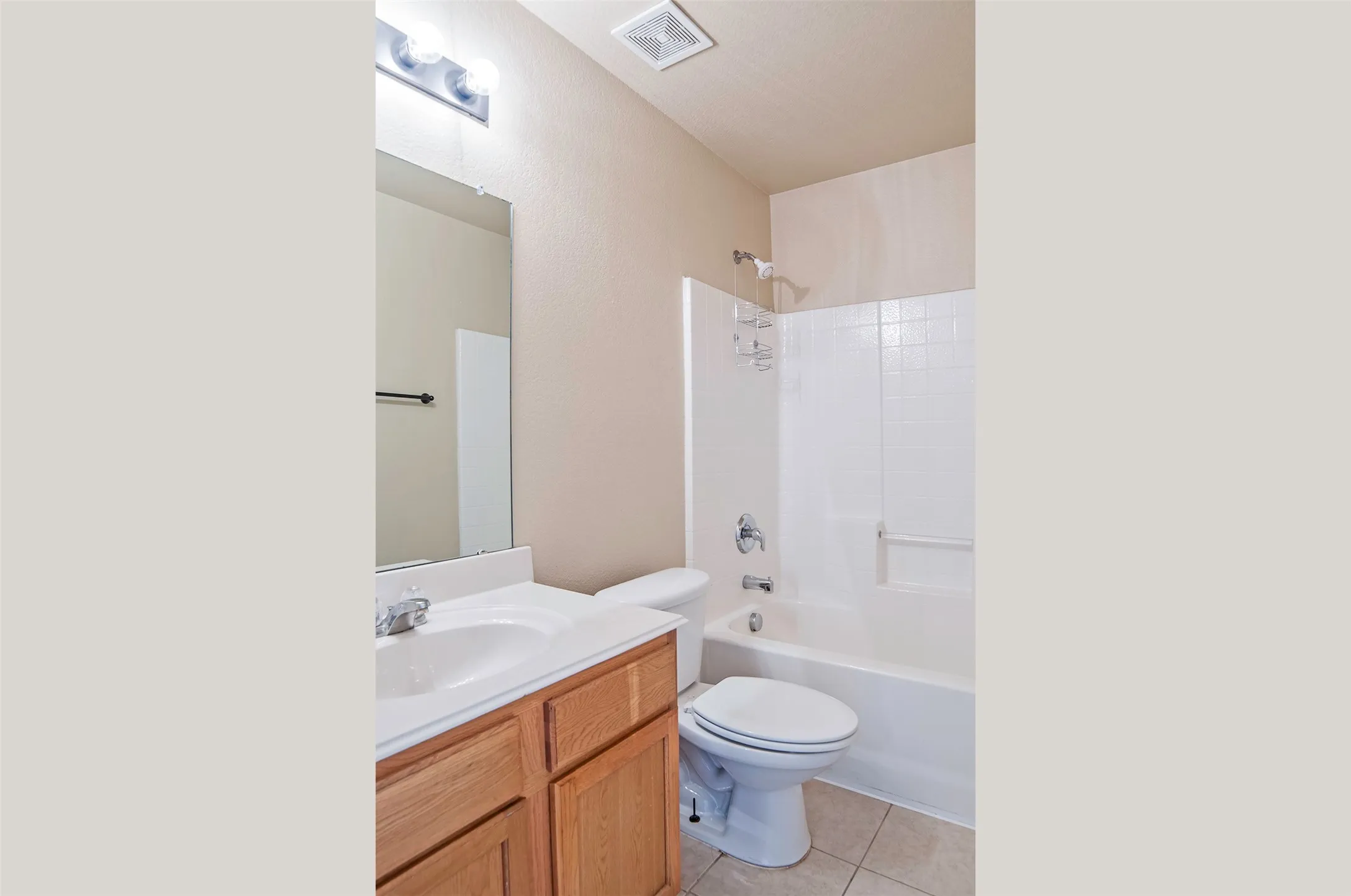 Single Family Residence For Rent in Kaufman County , 2056 Old Glory Lane, Heartland, Texas 75126, 3 Bedroom, 2 Bathroom, 2 Garage spaces, 1,770 Sqft, built in 2006, Price $1,925, mls#21345730, Real Estate Agent in Heartland, Homes For Rent in Kaufman county, Homes For Rent in Heartland, Realtor in Heartland Texas, Real Estate Brokerage Independent Realty Texas, Luminita Cordes Realtor