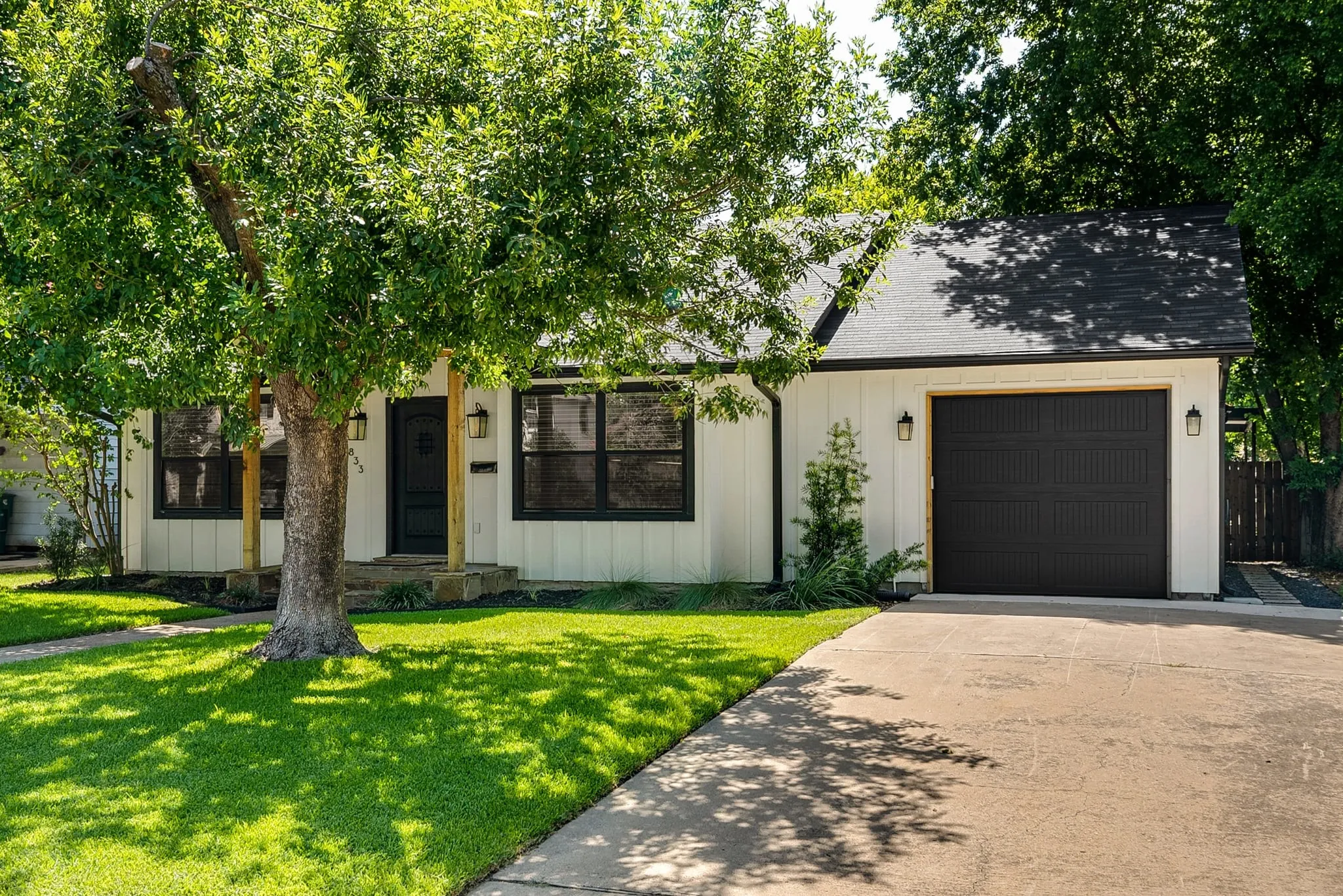Single Family Residence For Sale in Tarrant County , 833 N Bailey Avenue, Fort Worth, Texas 76107, 2 Bedroom, 2 Bathroom, 2 Garage spaces, 1,388 Sqft, built in 2024, mls#21342613, Real Estate Agent in Fort Worth, Homes For Sale in Tarrant county, Homes For Sale in Fort Worth, Realtor in Fort Worth Texas, Real Estate Brokerage Independent Realty Texas, Luminita Cordes Realtor