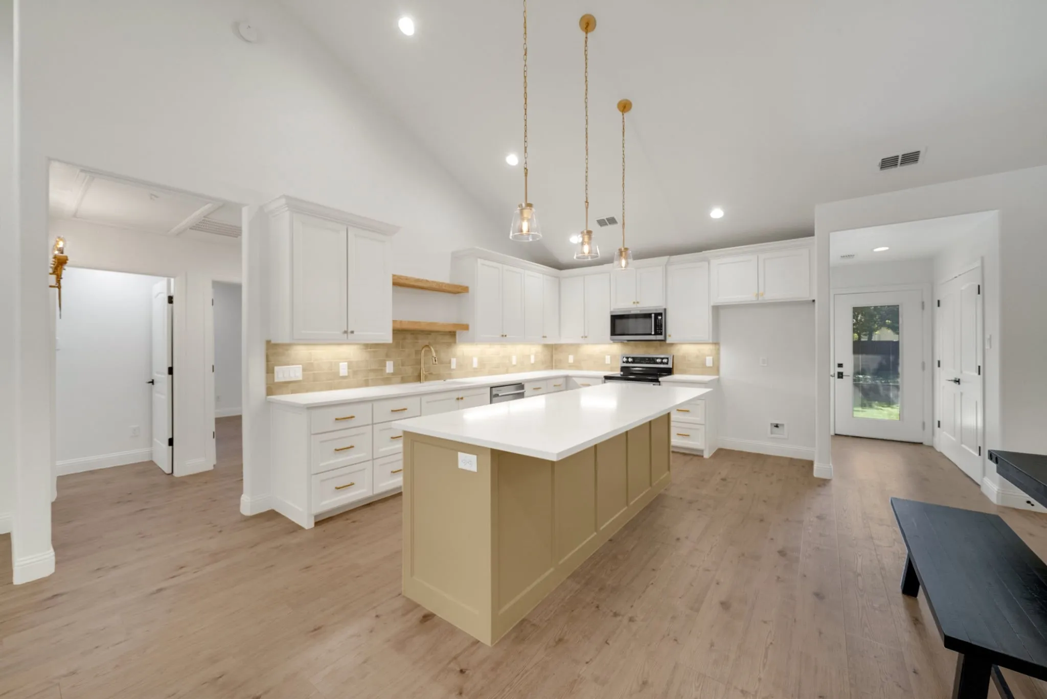 Single Family Residence For Sale in Tarrant County , 833 N Bailey Avenue, Fort Worth, Texas 76107, 2 Bedroom, 2 Bathroom, 2 Garage spaces, 1,388 Sqft, built in 2024, mls#21342613, Real Estate Agent in Fort Worth, Homes For Sale in Tarrant county, Homes For Sale in Fort Worth, Realtor in Fort Worth Texas, Real Estate Brokerage Independent Realty Texas, Luminita Cordes Realtor