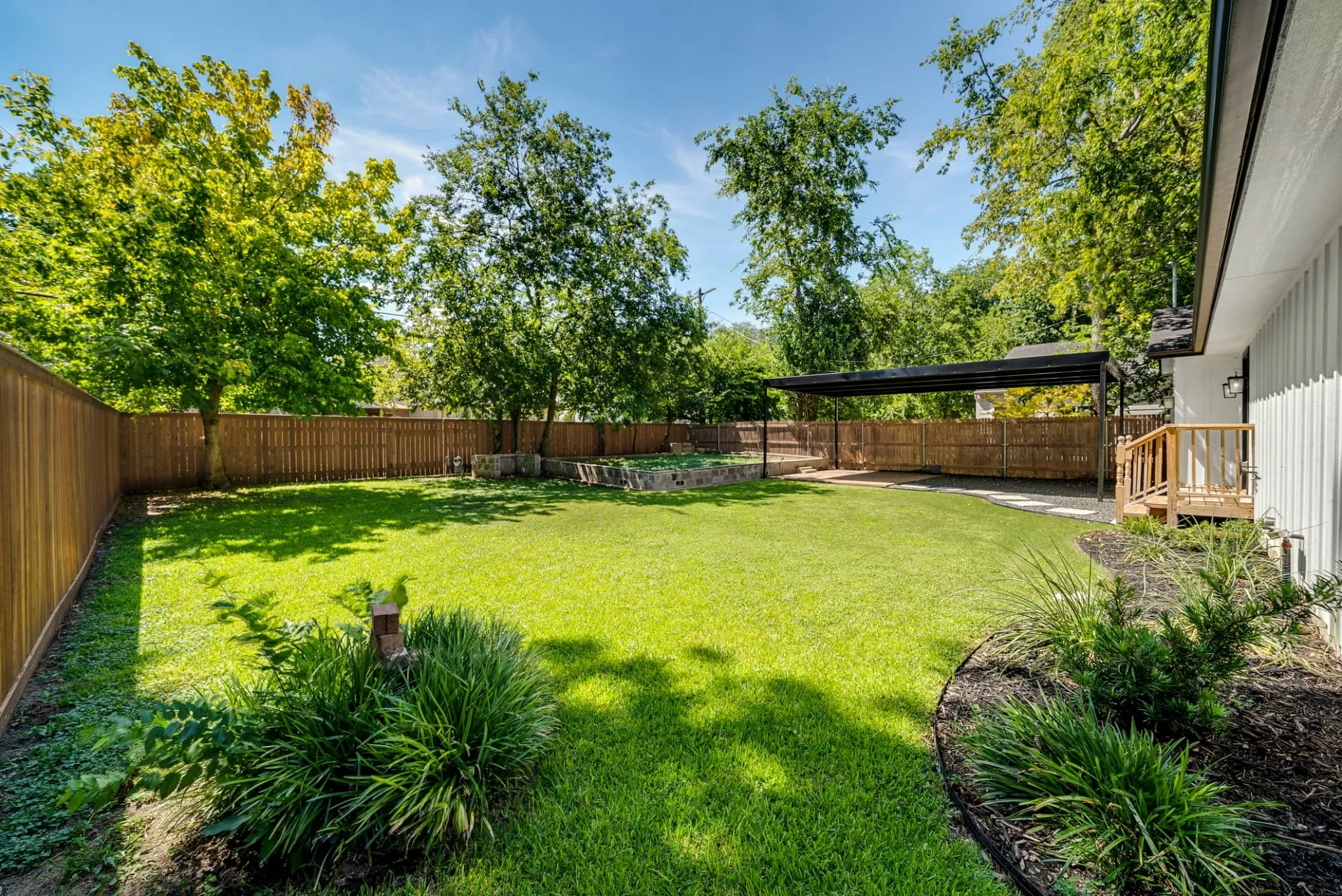 Single Family Residence For Sale in Tarrant County , 833 N Bailey Avenue, Fort Worth, Texas 76107, 2 Bedroom, 2 Bathroom, 2 Garage spaces, 1,388 Sqft, built in 2024, mls#21342613, Real Estate Agent in Fort Worth, Homes For Sale in Tarrant county, Homes For Sale in Fort Worth, Realtor in Fort Worth Texas, Real Estate Brokerage Independent Realty Texas, Luminita Cordes Realtor