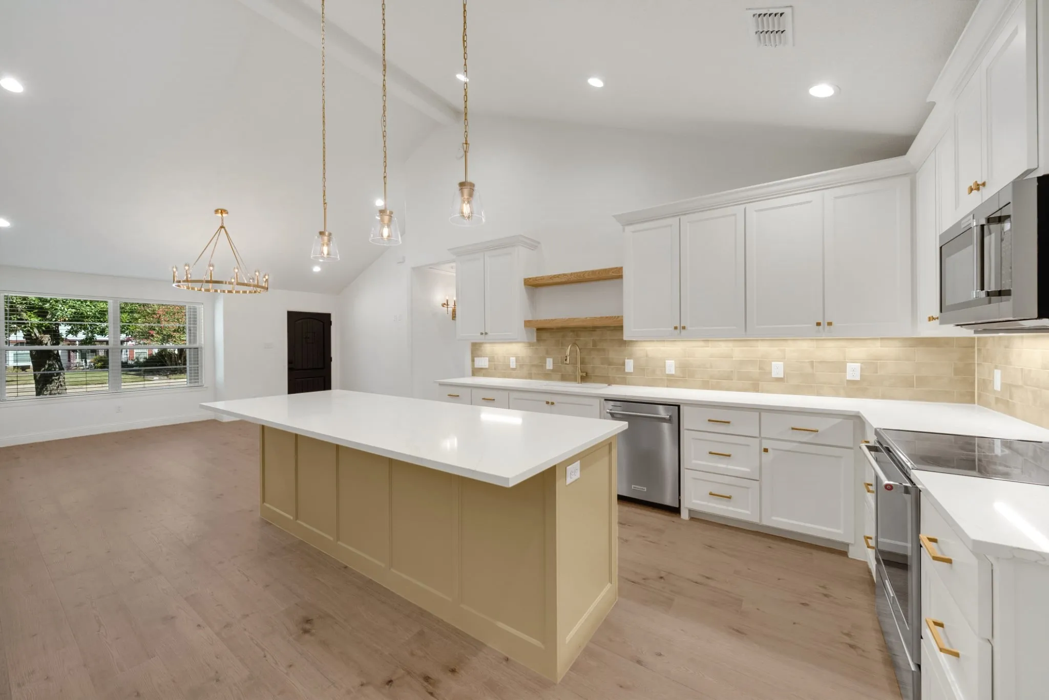 Single Family Residence For Sale in Tarrant County , 833 N Bailey Avenue, Fort Worth, Texas 76107, 2 Bedroom, 2 Bathroom, 2 Garage spaces, 1,388 Sqft, built in 2024, mls#21342613, Real Estate Agent in Fort Worth, Homes For Sale in Tarrant county, Homes For Sale in Fort Worth, Realtor in Fort Worth Texas, Real Estate Brokerage Independent Realty Texas, Luminita Cordes Realtor