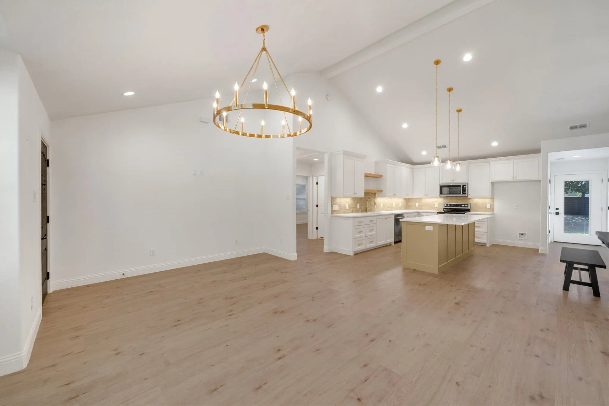 Single Family Residence For Sale in Tarrant County , 833 N Bailey Avenue, Fort Worth, Texas 76107, 2 Bedroom, 2 Bathroom, 2 Garage spaces, 1,388 Sqft, built in 2024, mls#21342613, Real Estate Agent in Fort Worth, Homes For Sale in Tarrant county, Homes For Sale in Fort Worth, Realtor in Fort Worth Texas, Real Estate Brokerage Independent Realty Texas, Luminita Cordes Realtor
