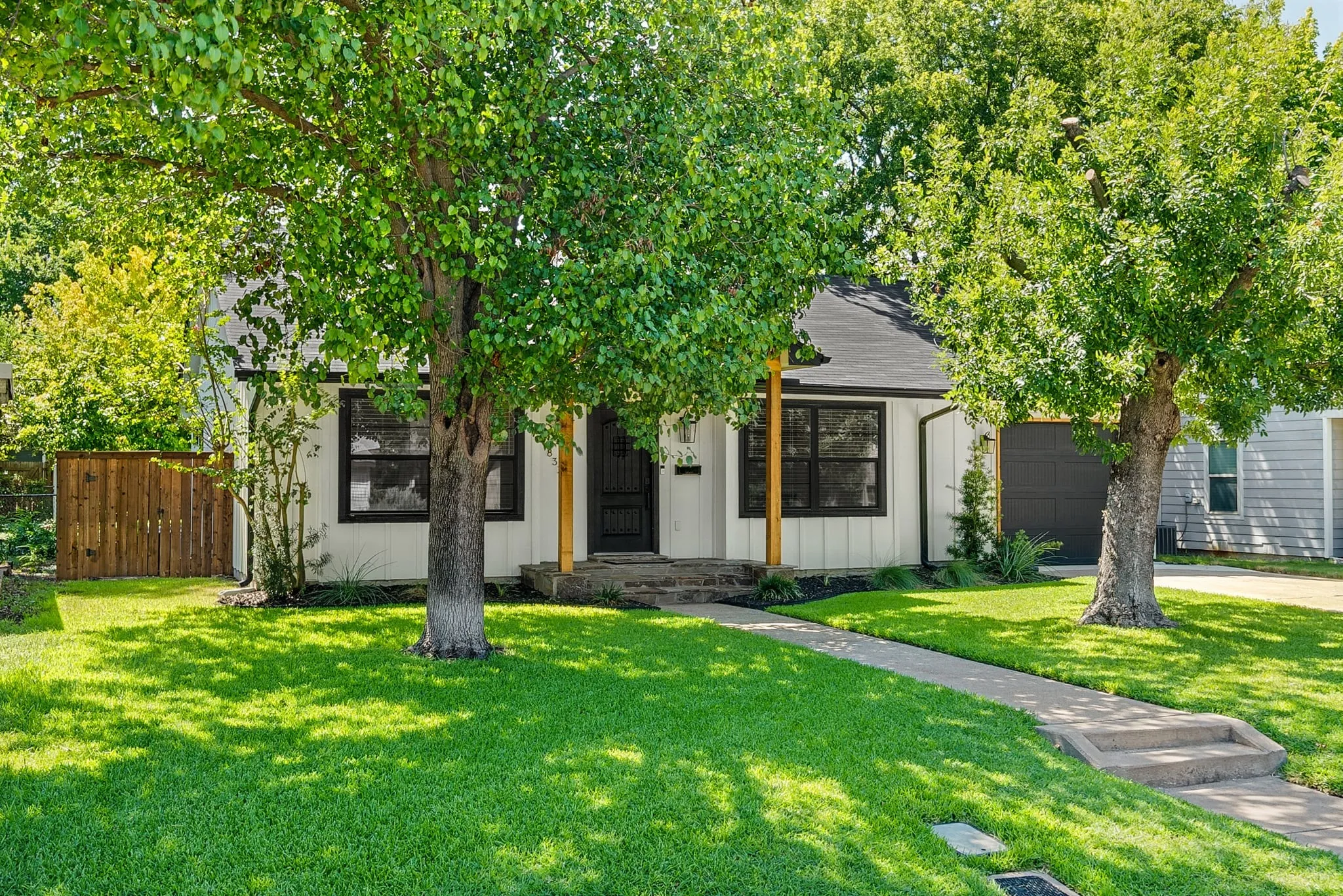 Single Family Residence For Sale in Tarrant County , 833 N Bailey Avenue, Fort Worth, Texas 76107, 2 Bedroom, 2 Bathroom, 2 Garage spaces, 1,388 Sqft, built in 2024, mls#21342613, Real Estate Agent in Fort Worth, Homes For Sale in Tarrant county, Homes For Sale in Fort Worth, Realtor in Fort Worth Texas, Real Estate Brokerage Independent Realty Texas, Luminita Cordes Realtor