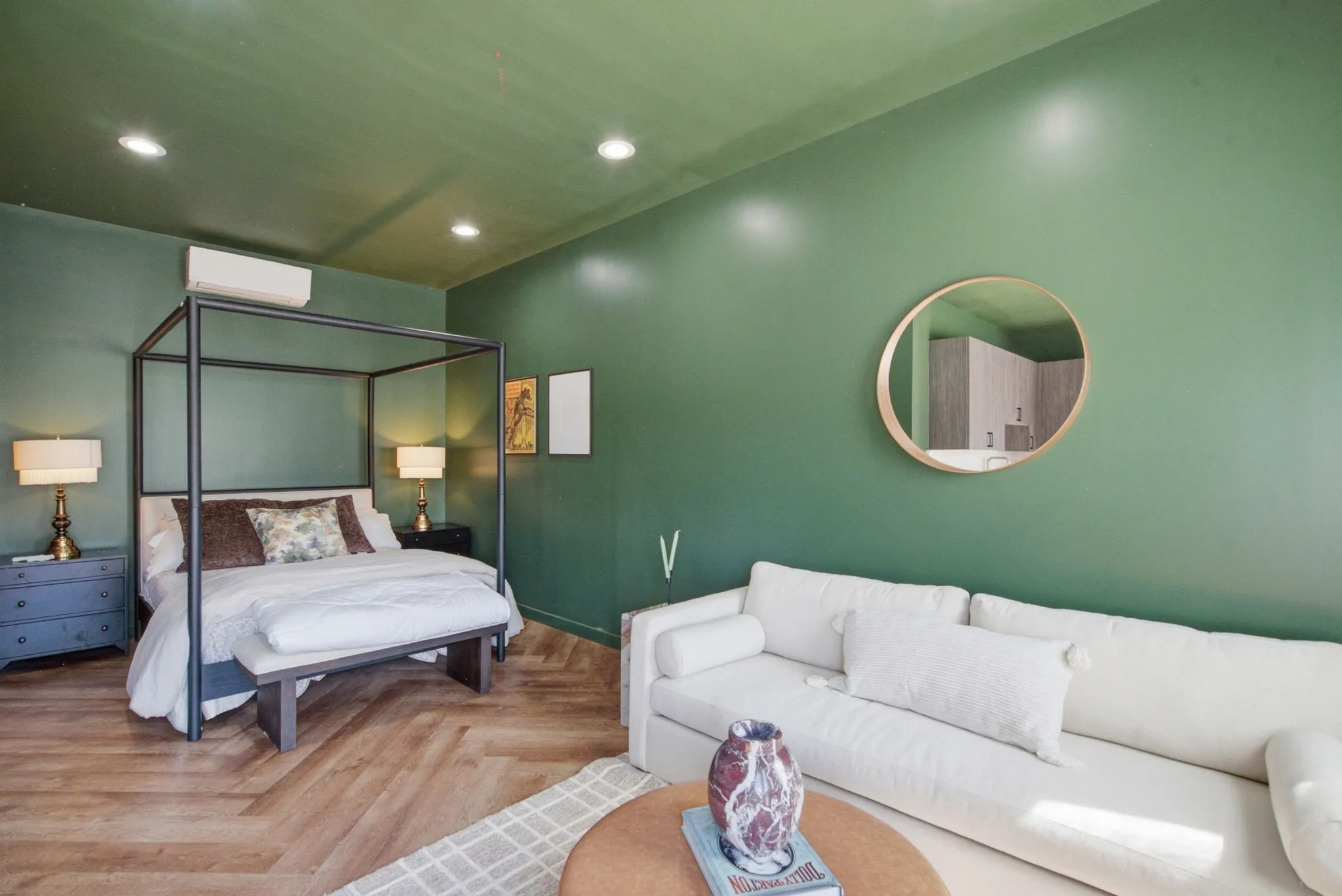 Apartment in big shop