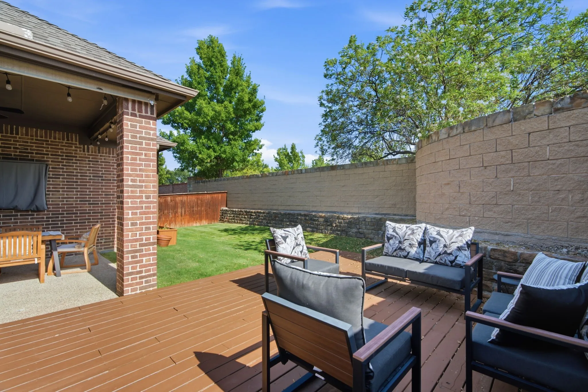 Single Family Residence For Sale in Denton County , 1200 Grant Avenue, Lantana, Texas 76226, 4 Bedroom, 3 Bathroom, 2 Garage spaces, 3,219 Sqft, built in 2014, mls#21343046, Real Estate Agent in Lantana, Homes For Sale in Denton county, Homes For Sale in Lantana, Realtor in Lantana Texas, Real Estate Brokerage Independent Realty Texas, Luminita Cordes Realtor