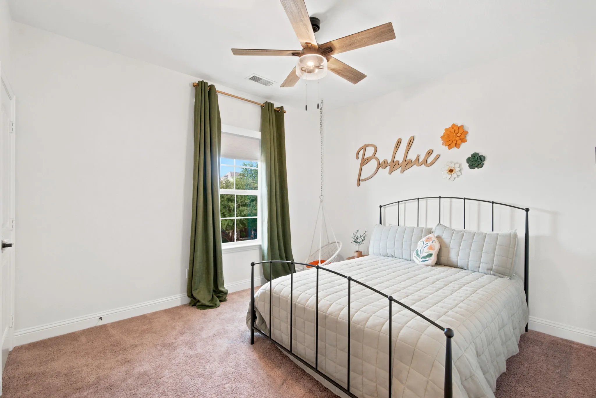 Single Family Residence For Sale in Denton County , 1200 Grant Avenue, Lantana, Texas 76226, 4 Bedroom, 3 Bathroom, 2 Garage spaces, 3,219 Sqft, built in 2014, mls#21343046, Real Estate Agent in Lantana, Homes For Sale in Denton county, Homes For Sale in Lantana, Realtor in Lantana Texas, Real Estate Brokerage Independent Realty Texas, Luminita Cordes Realtor