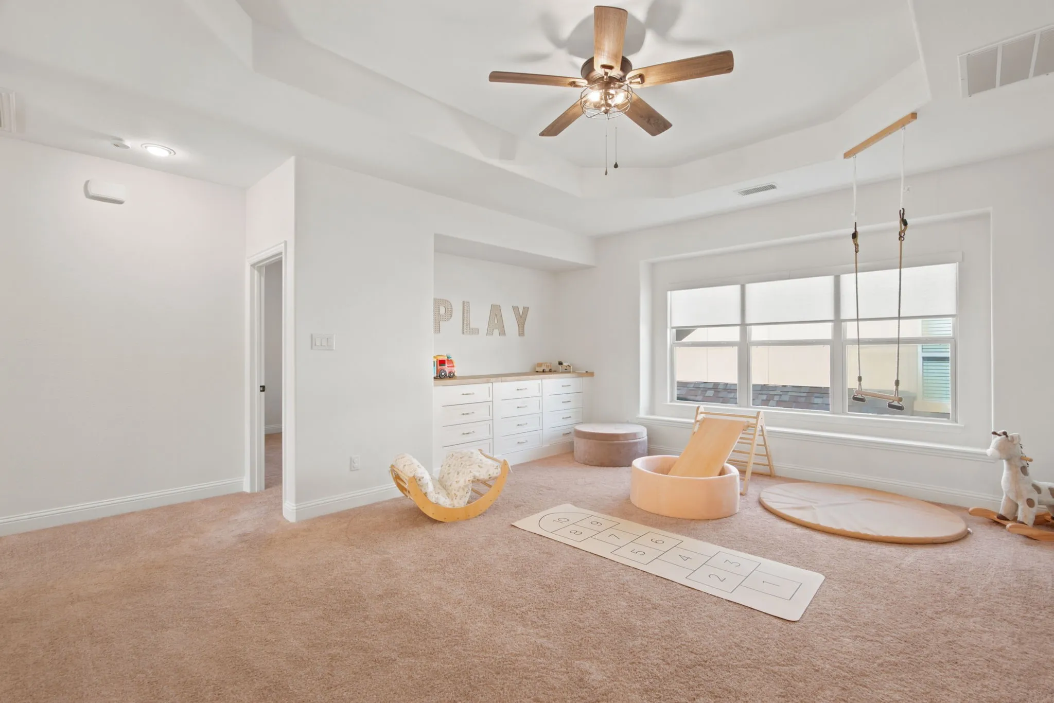 Single Family Residence For Sale in Denton County , 1200 Grant Avenue, Lantana, Texas 76226, 4 Bedroom, 3 Bathroom, 2 Garage spaces, 3,219 Sqft, built in 2014, mls#21343046, Real Estate Agent in Lantana, Homes For Sale in Denton county, Homes For Sale in Lantana, Realtor in Lantana Texas, Real Estate Brokerage Independent Realty Texas, Luminita Cordes Realtor