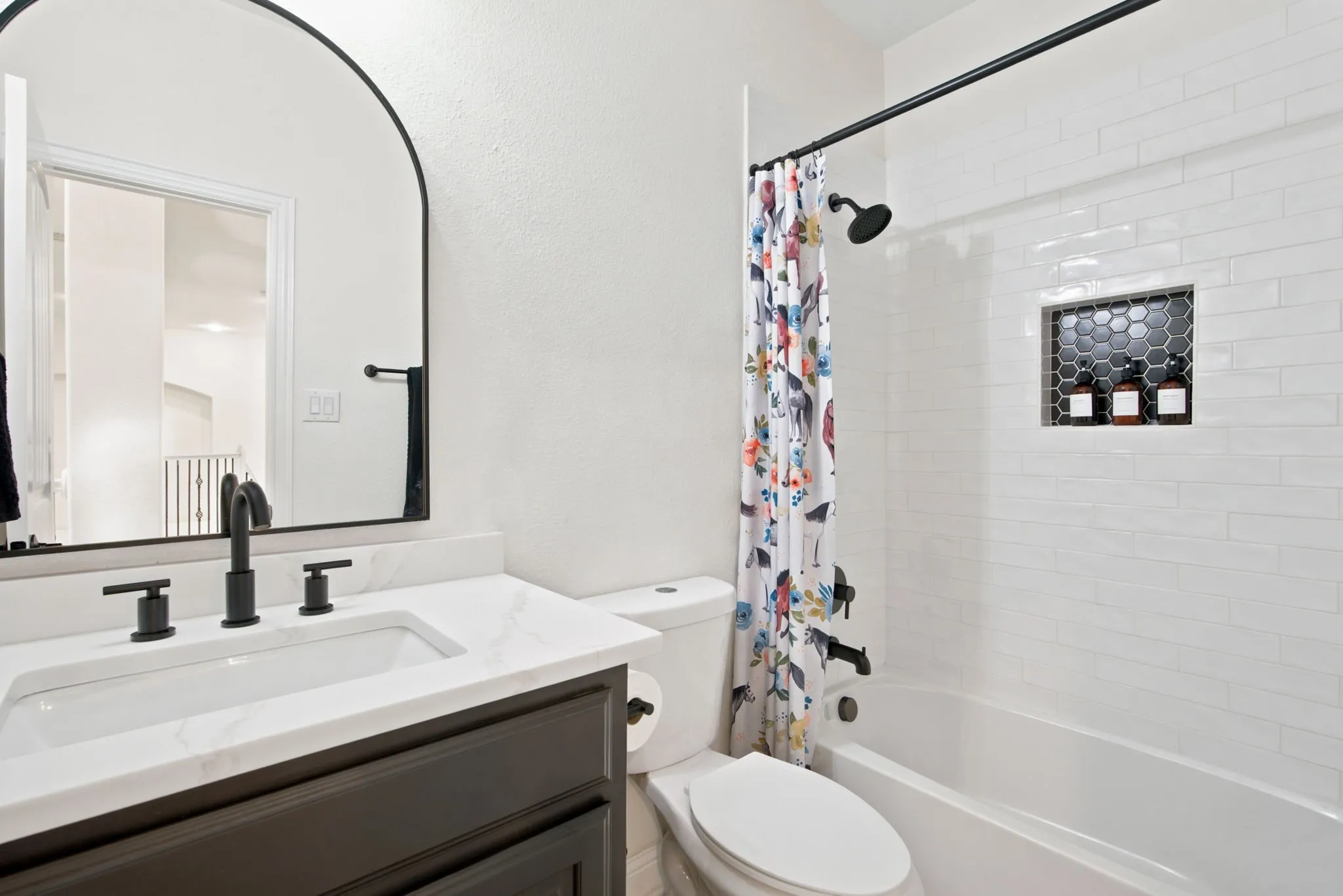 Single Family Residence For Sale in Denton County , 1200 Grant Avenue, Lantana, Texas 76226, 4 Bedroom, 3 Bathroom, 2 Garage spaces, 3,219 Sqft, built in 2014, mls#21343046, Real Estate Agent in Lantana, Homes For Sale in Denton county, Homes For Sale in Lantana, Realtor in Lantana Texas, Real Estate Brokerage Independent Realty Texas, Luminita Cordes Realtor
