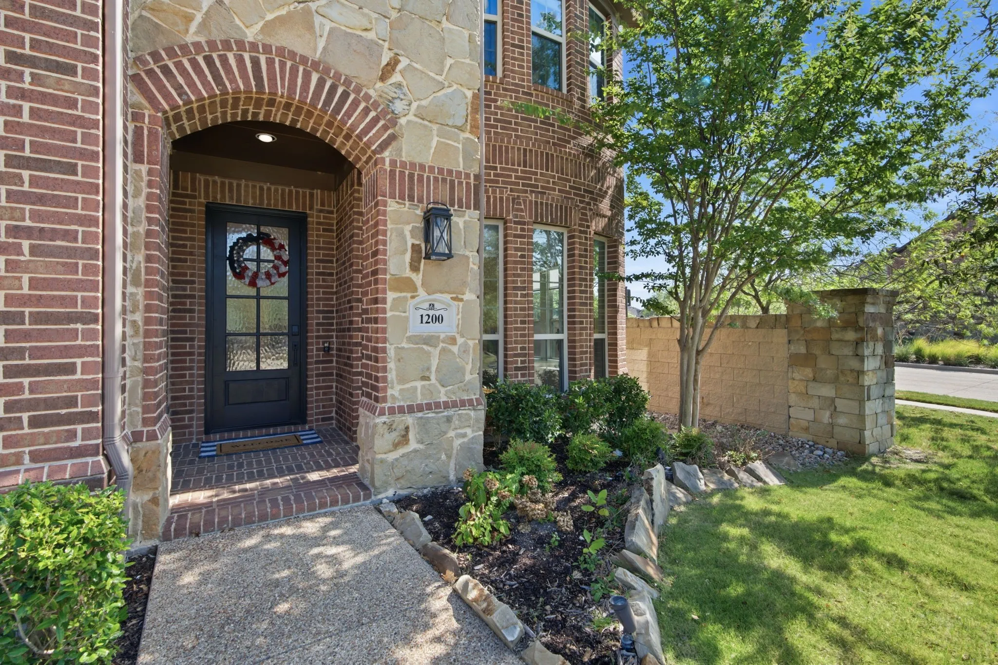 Single Family Residence For Sale in Denton County , 1200 Grant Avenue, Lantana, Texas 76226, 4 Bedroom, 3 Bathroom, 2 Garage spaces, 3,219 Sqft, built in 2014, mls#21343046, Real Estate Agent in Lantana, Homes For Sale in Denton county, Homes For Sale in Lantana, Realtor in Lantana Texas, Real Estate Brokerage Independent Realty Texas, Luminita Cordes Realtor