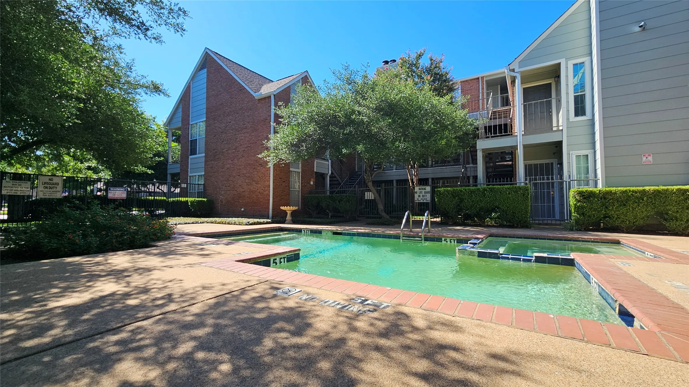 Condominium For Sale in Tarrant County , 3210 S Fielder Road 211, Arlington, Texas 76015, 2 Bedroom, 1 Bathroom, Garage spaces, 746 Sqft, built in 1984, mls#21342478, Real Estate Agent in Arlington, Homes For Sale in Tarrant county, Homes For Sale in Arlington, Realtor in Arlington Texas, Real Estate Brokerage Independent Realty Texas, Luminita Cordes Realtor