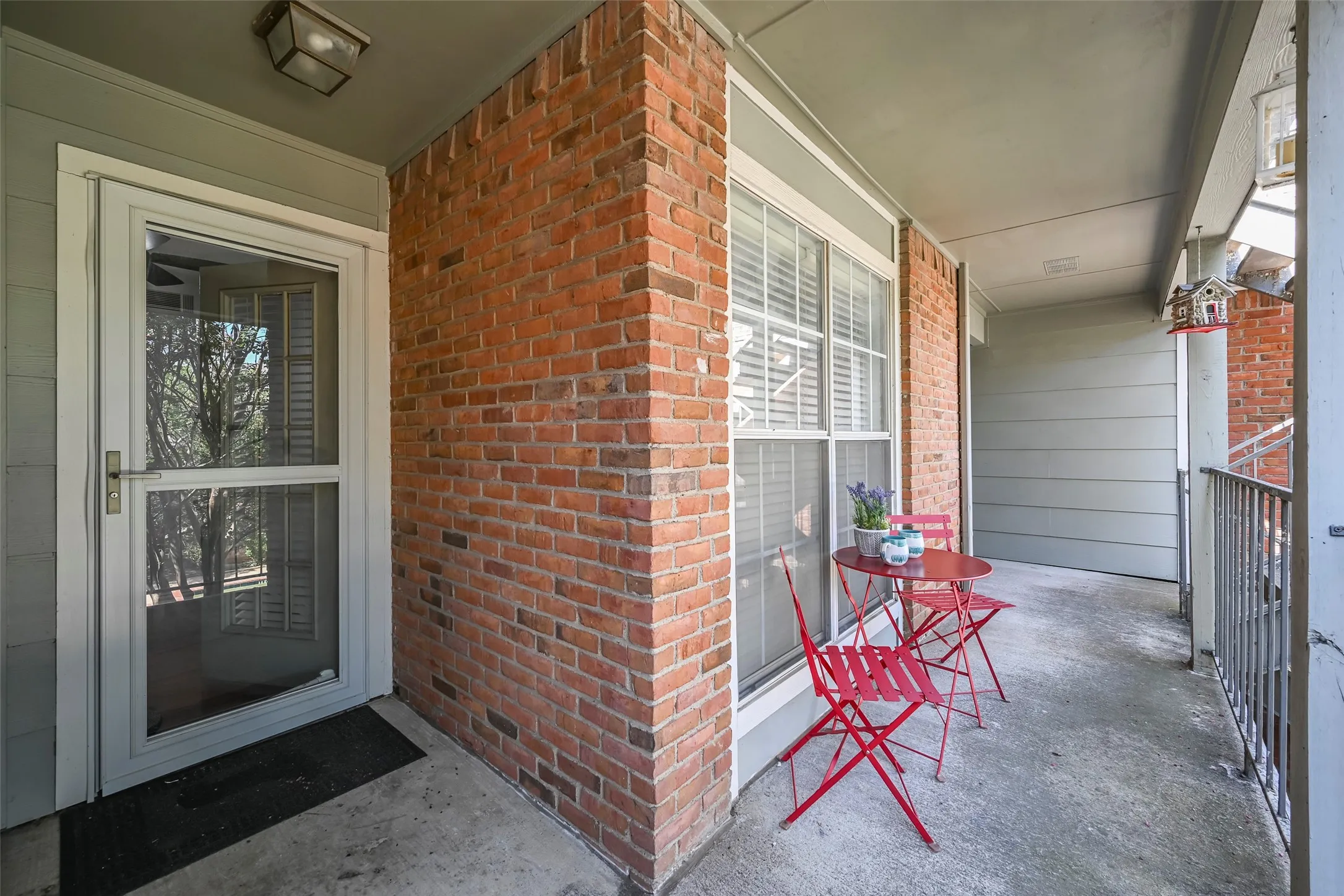 Condominium For Sale in Tarrant County , 3210 S Fielder Road 211, Arlington, Texas 76015, 2 Bedroom, 1 Bathroom, Garage spaces, 746 Sqft, built in 1984, mls#21342478, Real Estate Agent in Arlington, Homes For Sale in Tarrant county, Homes For Sale in Arlington, Realtor in Arlington Texas, Real Estate Brokerage Independent Realty Texas, Luminita Cordes Realtor