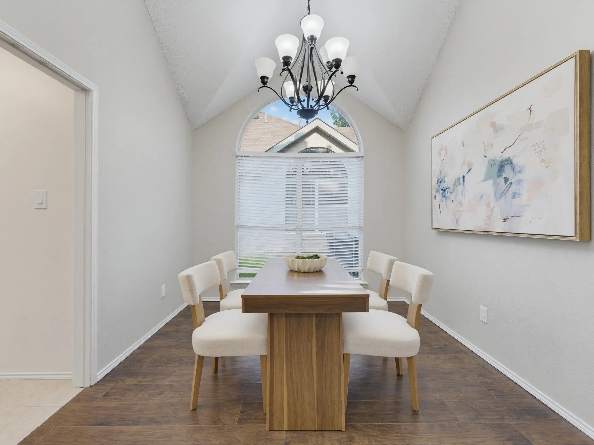 Single Family Residence For Sale in Tarrant County , 4816 N Cascades Street, Fort Worth, Texas 76137, 3 Bedroom, 2 Bathroom, 2 Garage spaces, 1,606 Sqft, built in 1992, mls#21345758, Real Estate Agent in Fort Worth, Homes For Sale in Tarrant county, Homes For Sale in Fort Worth, Realtor in Fort Worth Texas, Real Estate Brokerage Independent Realty Texas, Luminita Cordes Realtor
