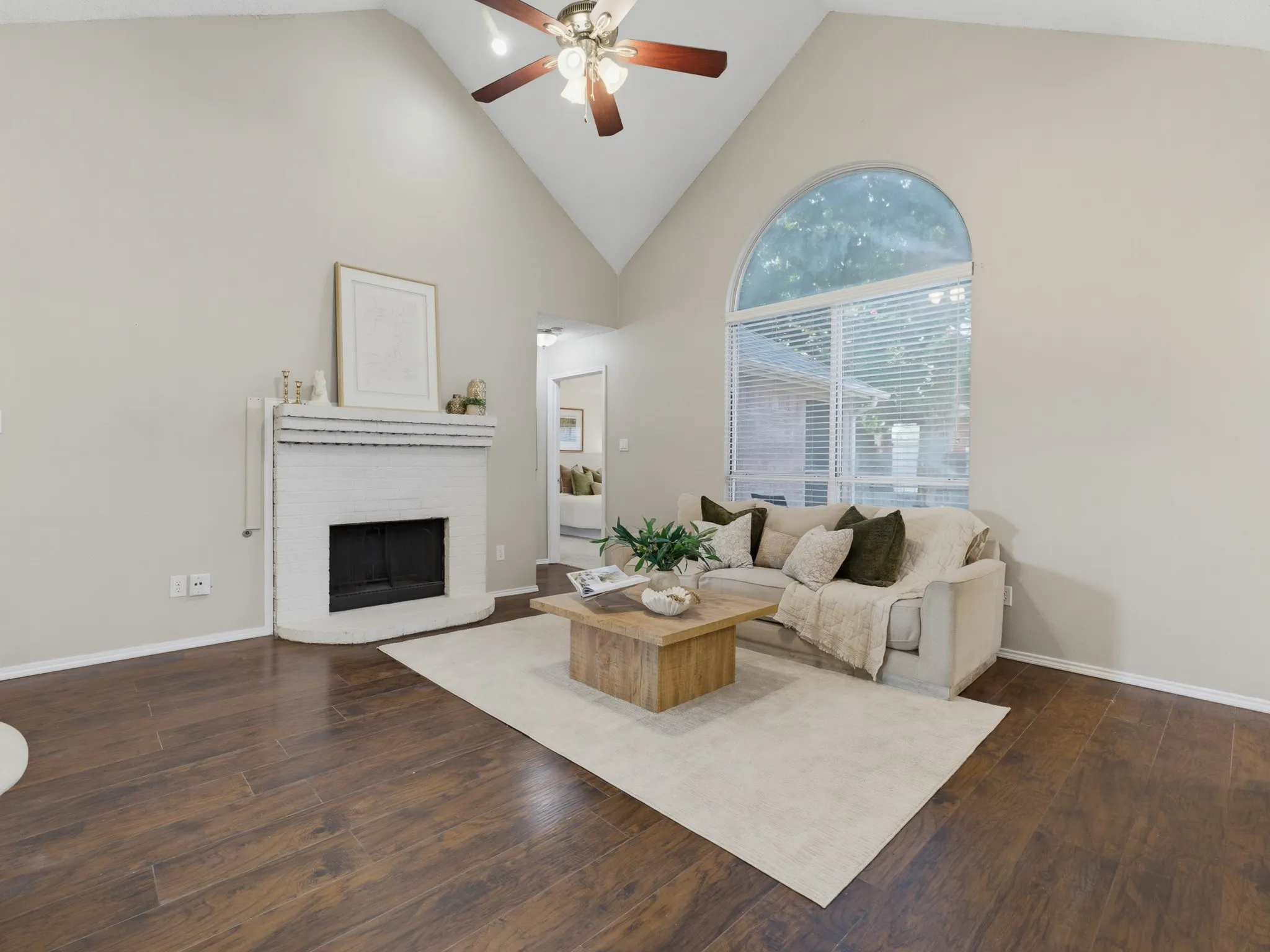 Single Family Residence For Sale in Tarrant County , 4816 N Cascades Street, Fort Worth, Texas 76137, 3 Bedroom, 2 Bathroom, 2 Garage spaces, 1,606 Sqft, built in 1992, mls#21345758, Real Estate Agent in Fort Worth, Homes For Sale in Tarrant county, Homes For Sale in Fort Worth, Realtor in Fort Worth Texas, Real Estate Brokerage Independent Realty Texas, Luminita Cordes Realtor
