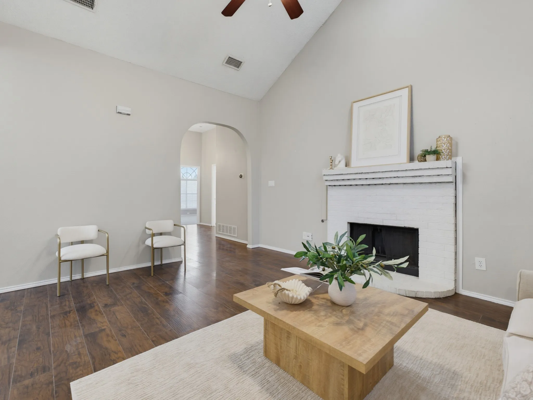 Single Family Residence For Sale in Tarrant County , 4816 N Cascades Street, Fort Worth, Texas 76137, 3 Bedroom, 2 Bathroom, 2 Garage spaces, 1,606 Sqft, built in 1992, mls#21345758, Real Estate Agent in Fort Worth, Homes For Sale in Tarrant county, Homes For Sale in Fort Worth, Realtor in Fort Worth Texas, Real Estate Brokerage Independent Realty Texas, Luminita Cordes Realtor